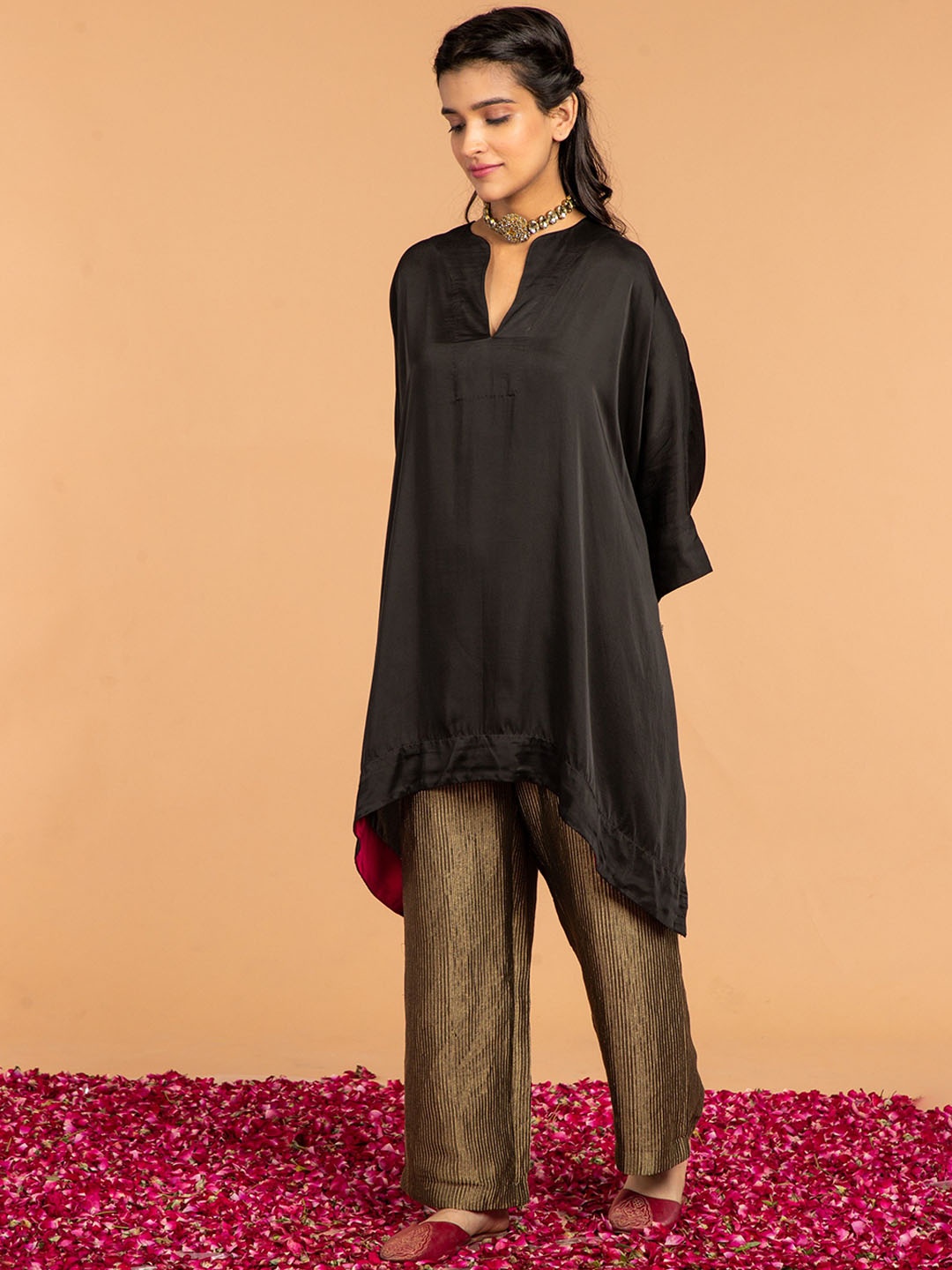 

VASSTRAM V-Neck Long Sleeves Satin Tunic, Black