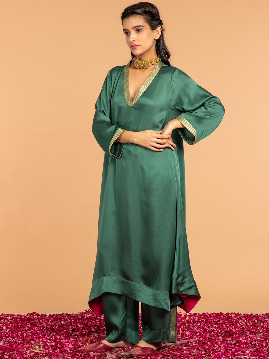 

VASSTRAM V-Neck Flared Sleeves Gotta Patti Satin A-Line Kurta, Green