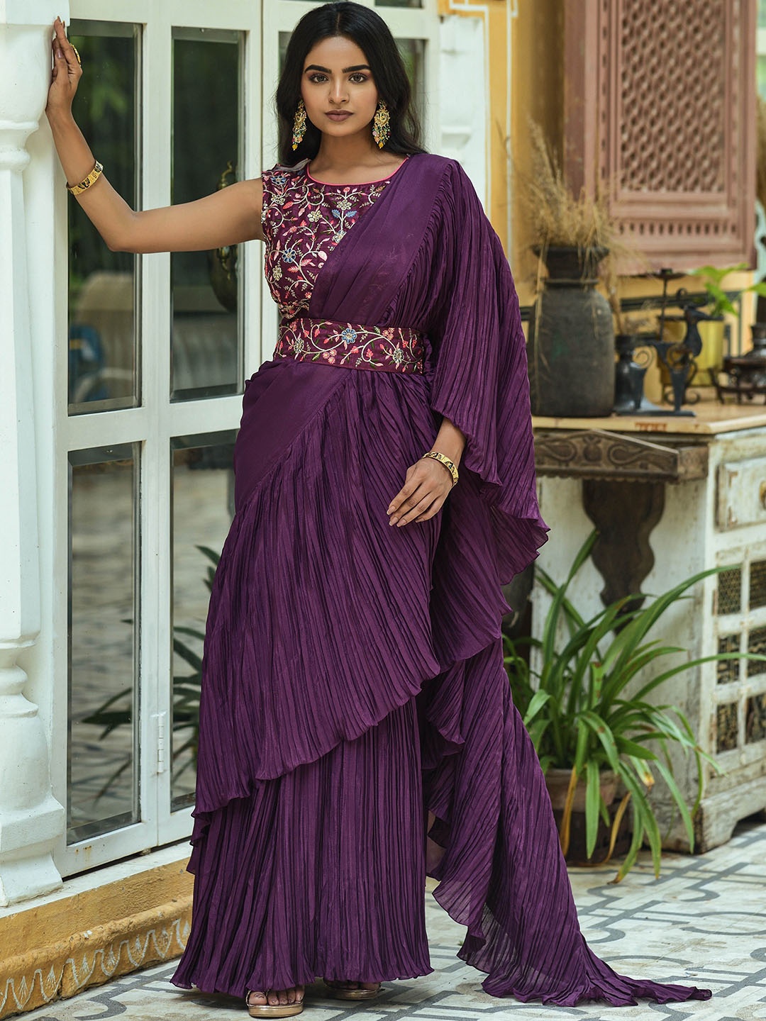 

ZIBLON Tussar Ruffles Saree, Burgundy