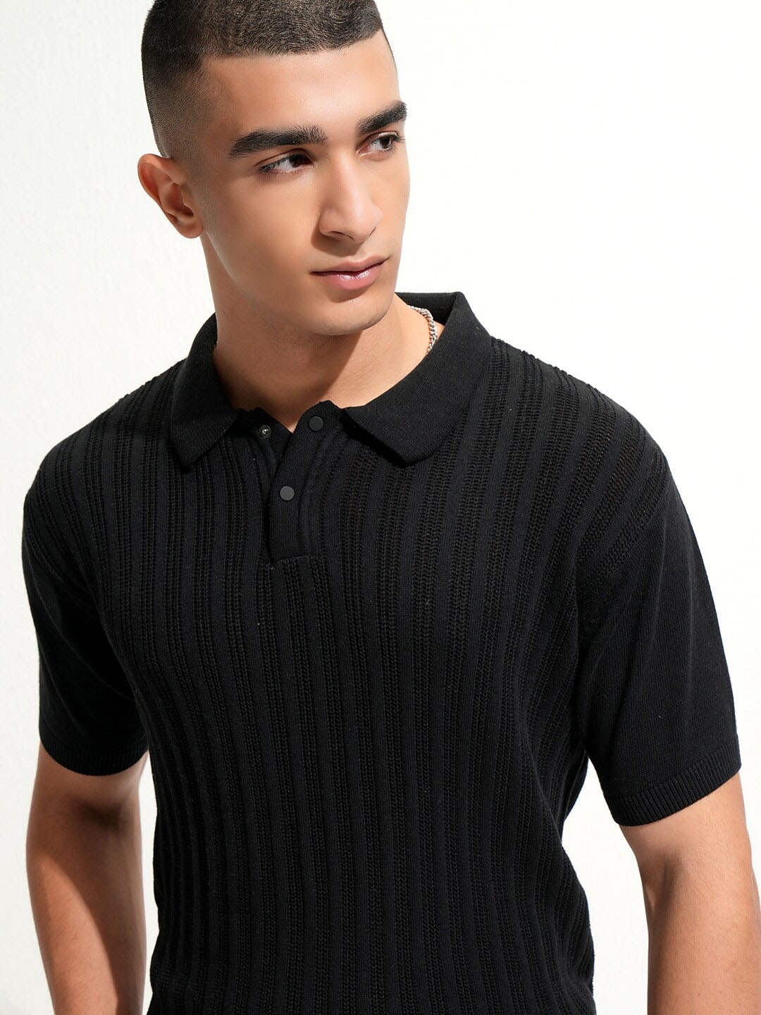 

Highlander Men Regular Fit Half Sleeve Tshirt, Black
