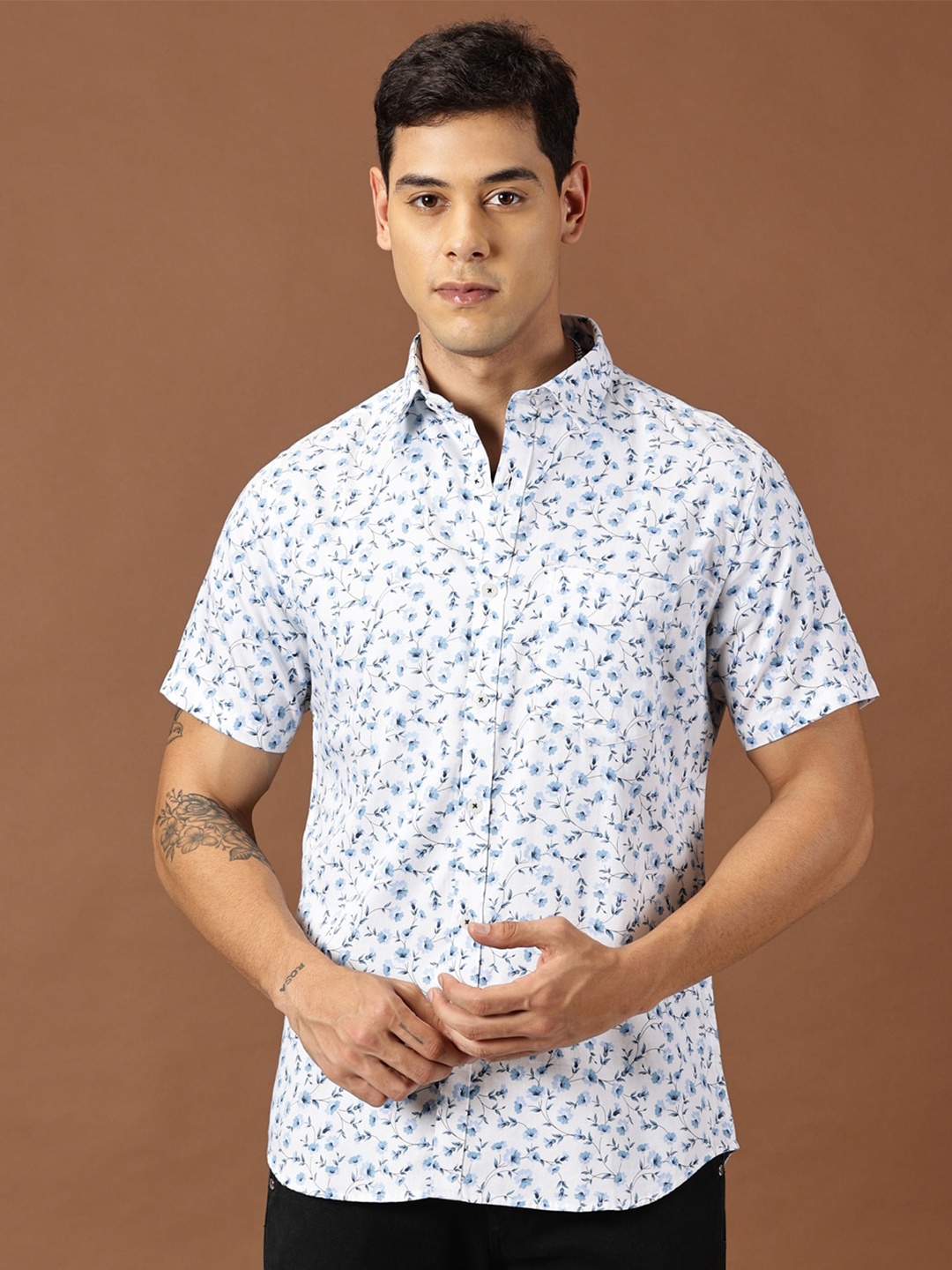 

INVICTUS Original Slim Fit Floral Printed Spread Collar Pure Cotton Casual Shirt, White