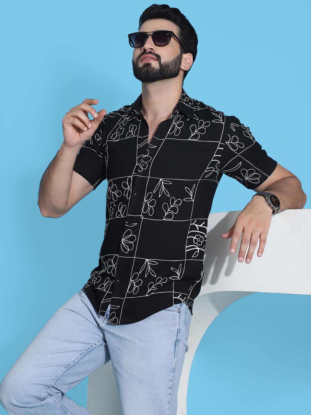 

Indian Needle Classic Graphic Printed Spread Collar Casual Shirt, Black