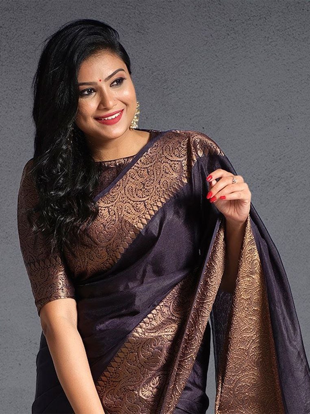 

KALINI Solid Woven Design Pure Silk Kanjeevaram Saree, Black