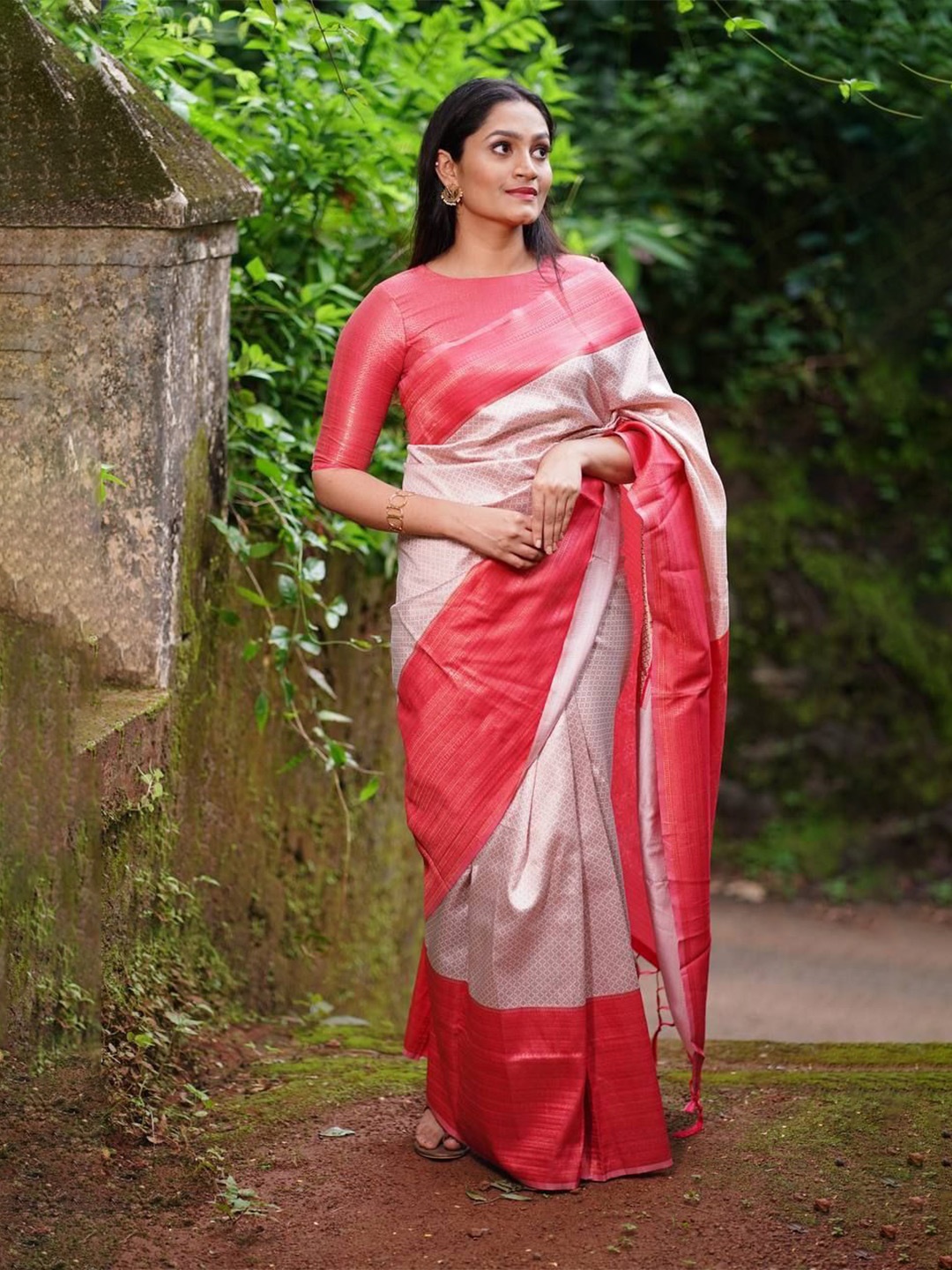 

KALINI Woven Design Zari Pure Silk Banarasi Saree, White