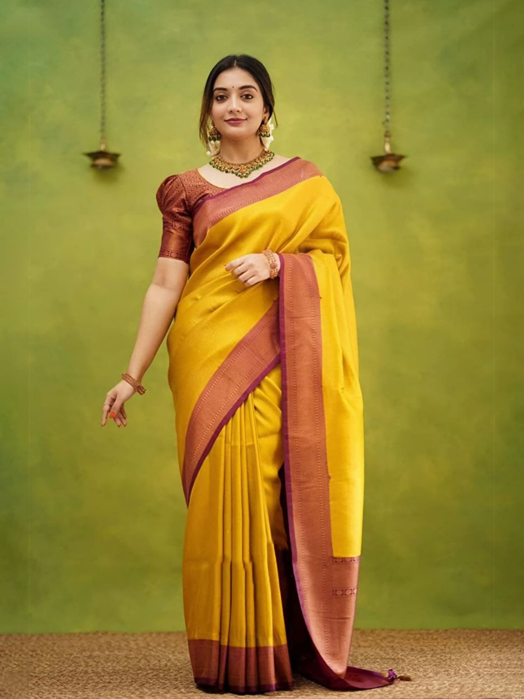 

KALINI Zari Pure Silk Banarasi Saree, Gold