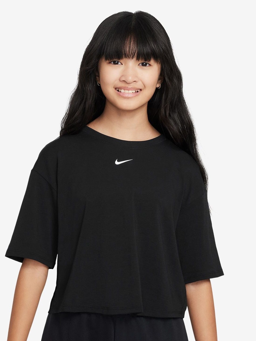 

Nike One Relaxed Older Girls Dri-FIT Round Neck T-shirt, Black