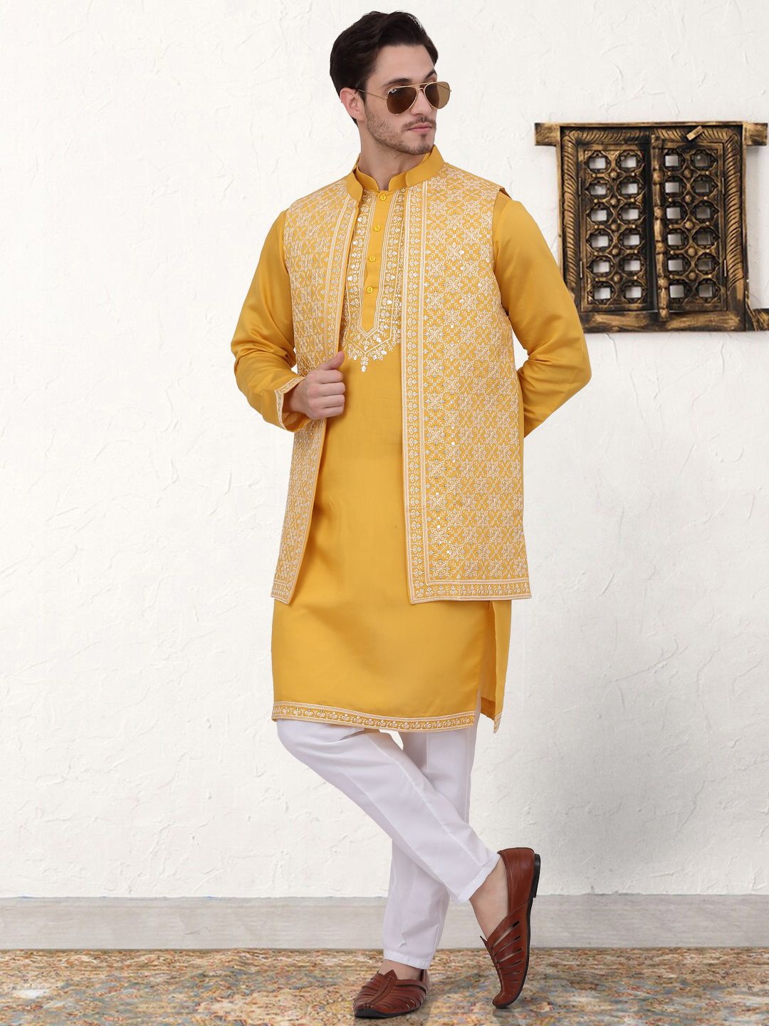 

Jompers Ethnic Motifs Embroidered Regular Kurta with Pyjamas, Mustard