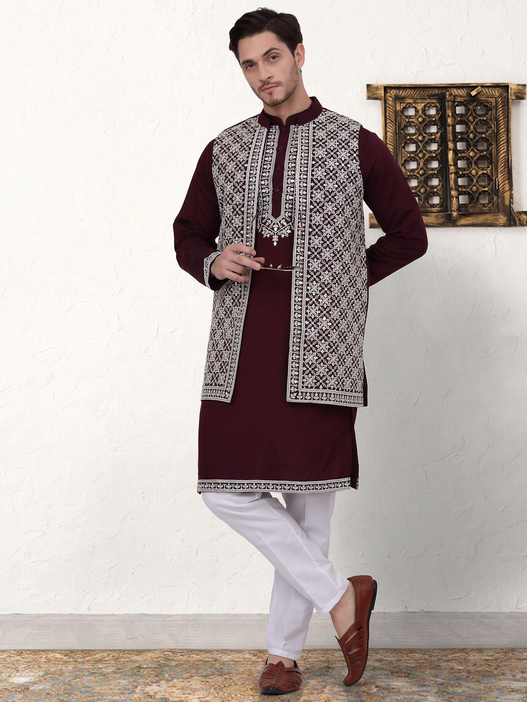 

Jompers Ethnic Motifs Yoke Design Regular Kurta with Pyjamas, Purple