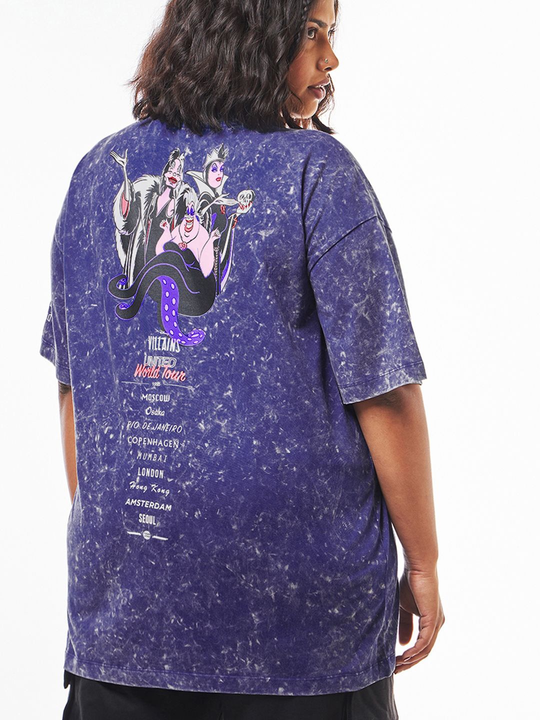

Bewakoof Plus Size Disney Graphic Printed Cotton Oversized T-shirt, Blue