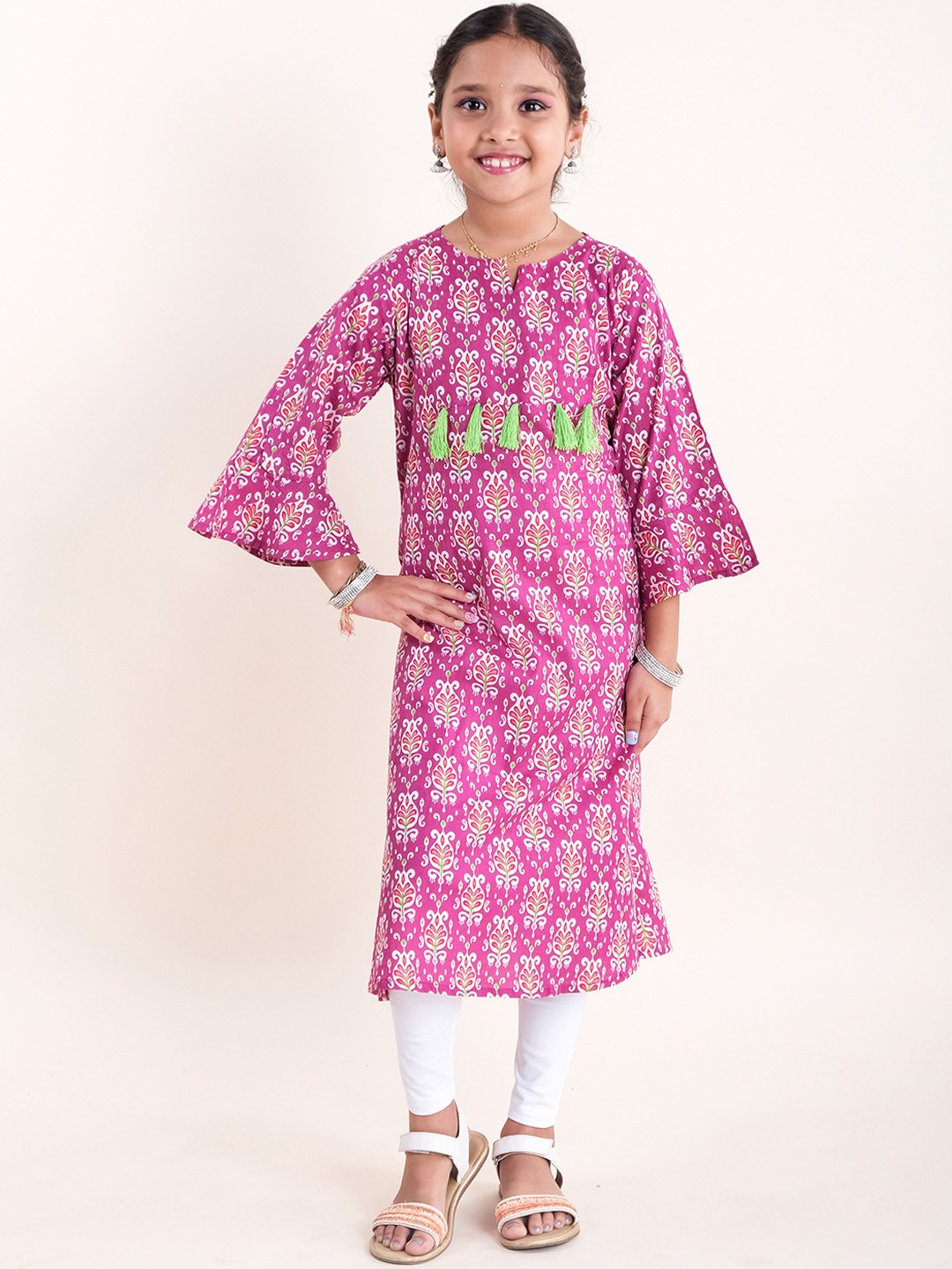 

KiddoPanti Girls Round Neck Ethnic Motifs Printed Regular Pure Cotton Kurta With Leggings, Pink