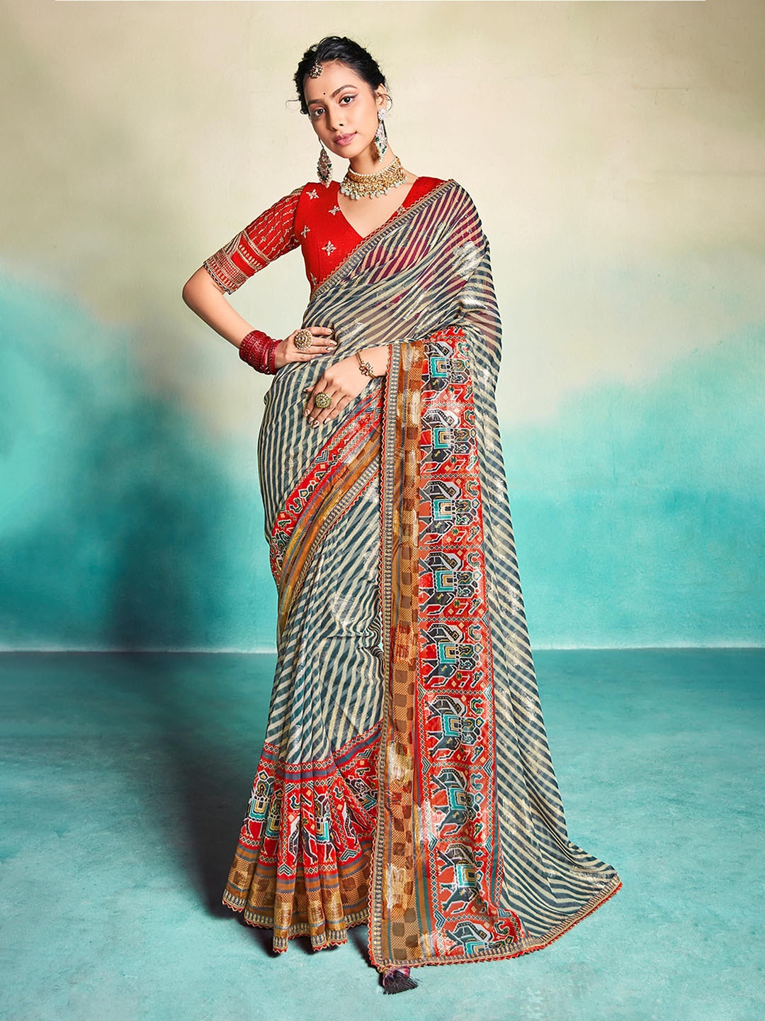 

ALAGINI Striped Embroidered Pure Georgette Saree, Grey