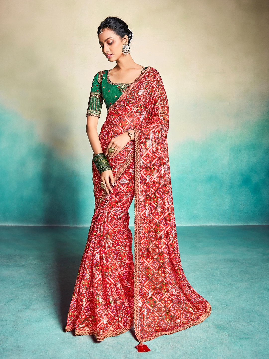 

ALAGINI Ethnic Motifs Embroidered Pure Georgette Saree, Red