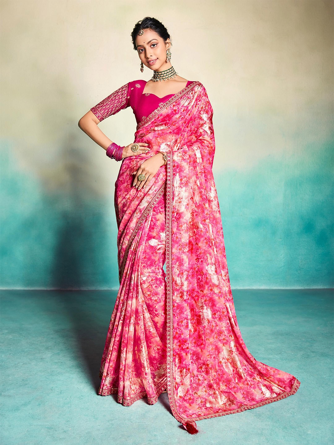 

ALAGINI Floral Embroidered Pure Georgette Saree, Pink
