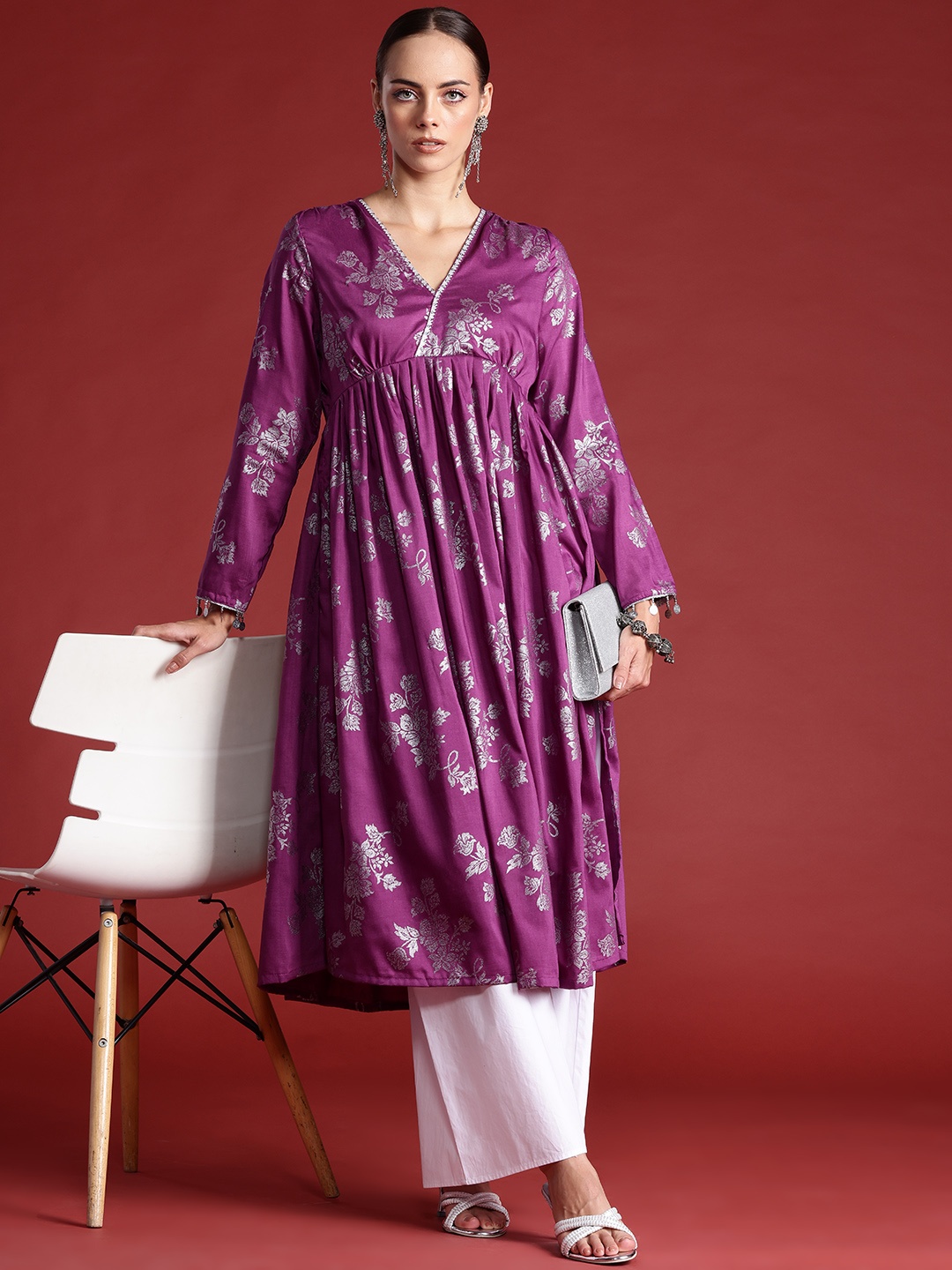 

all about you Women Floral Printed Gotta Patti Detailing Floral Kurta, Purple