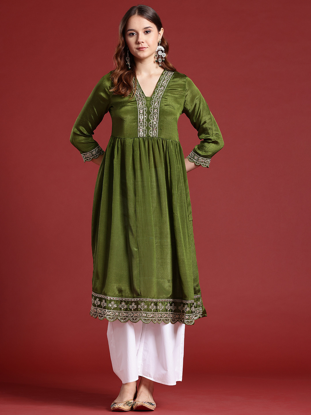 

Anouk Ethnic Motifs Yoke Design Thread Work Floral Kurta, Green