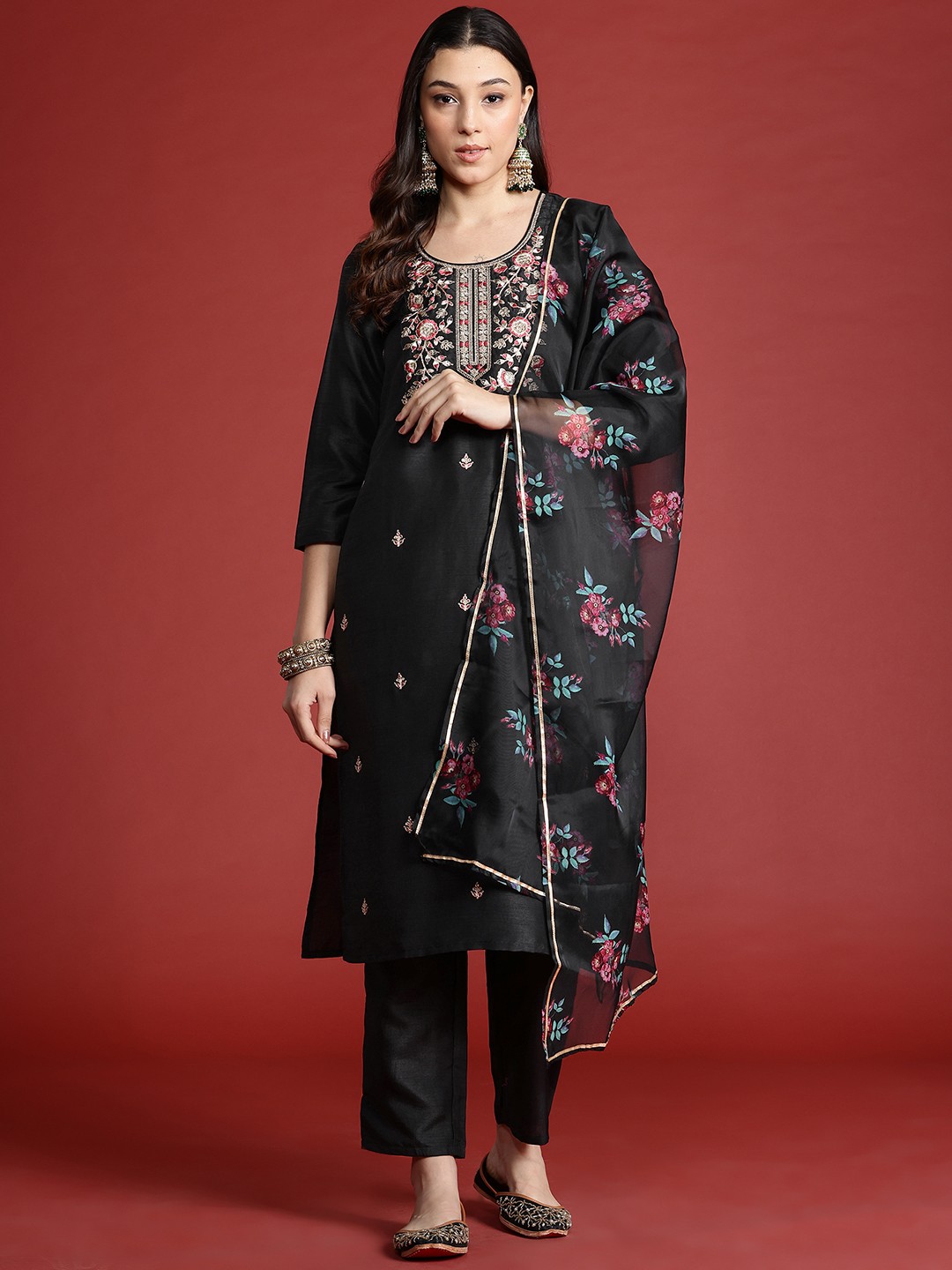 

Anouk Tyohaar Ethnic Motifs Woven Sequinned Kurta with Trousers & Dupatta, Black
