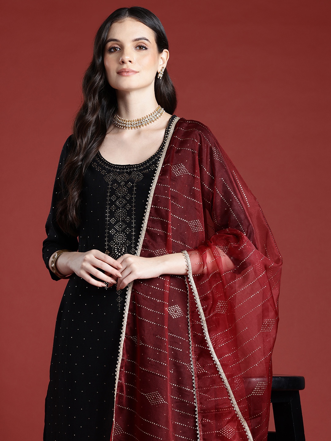 

Anouk Mukaish Detailed Kurta with Trousers & Dupatta, Maroon