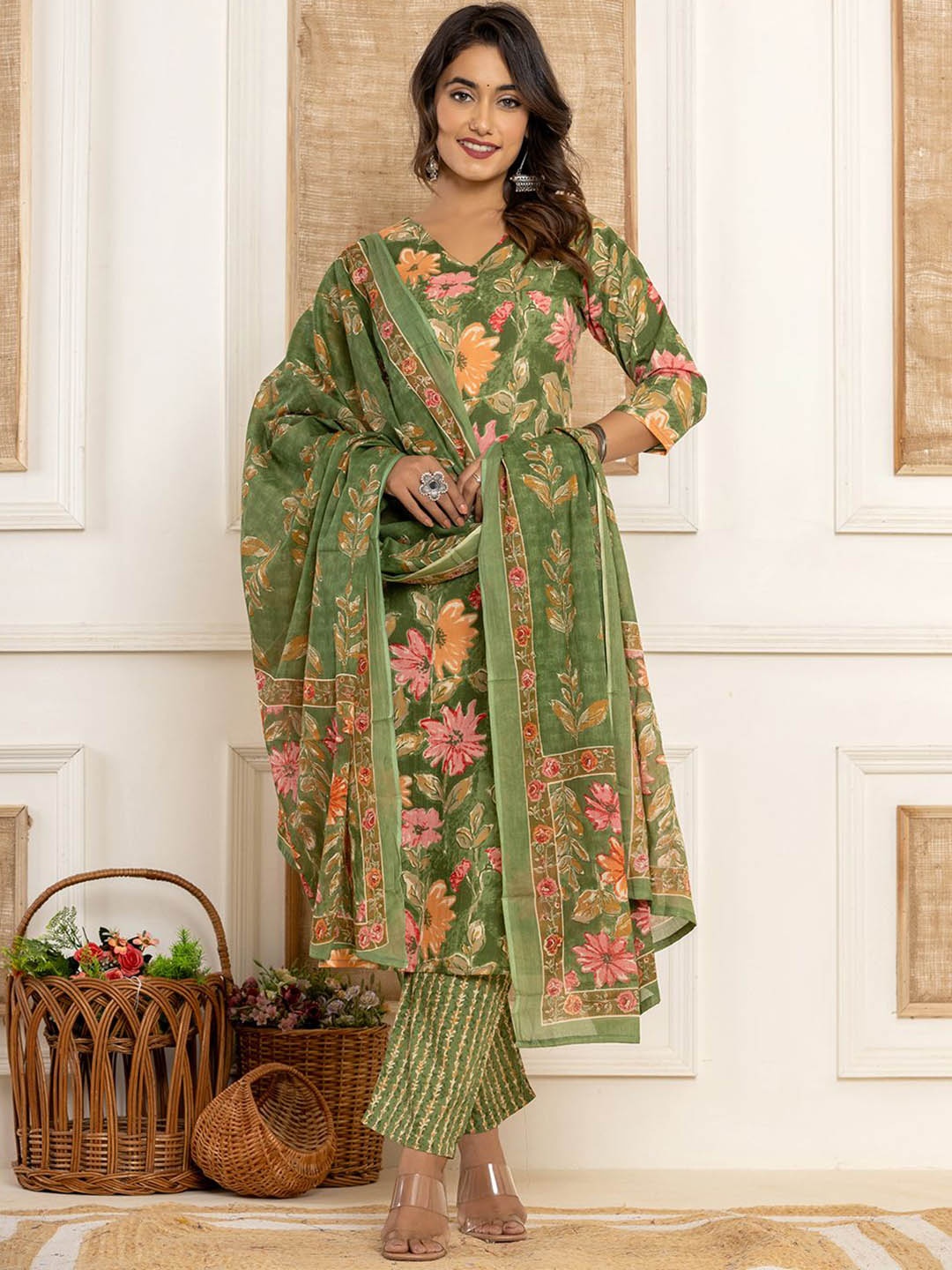 

Yufta Green Floral Printed Pure Cotton Straight Kurta With Trousers & Dupatta