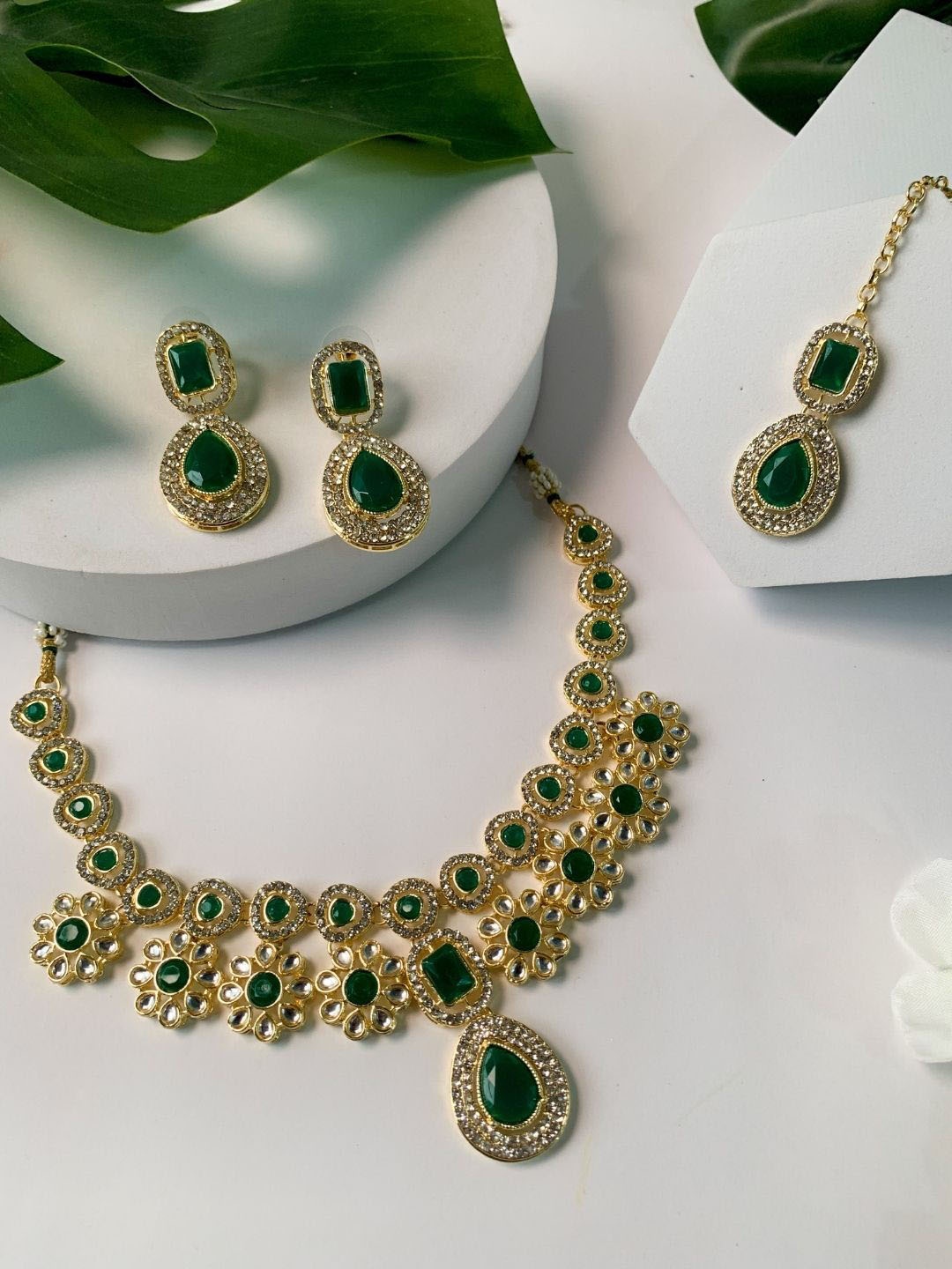 

I Jewels Gold-Plated Kundan-Studded Jewellery Set