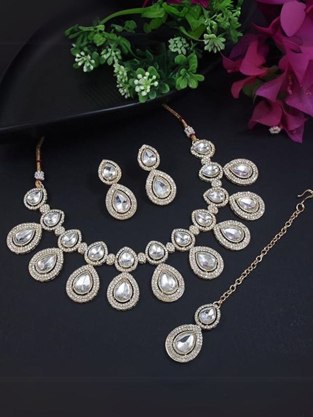 

I Jewels Women Gold-Plated Kundan & Stone-Studded Choker Jewellery Set