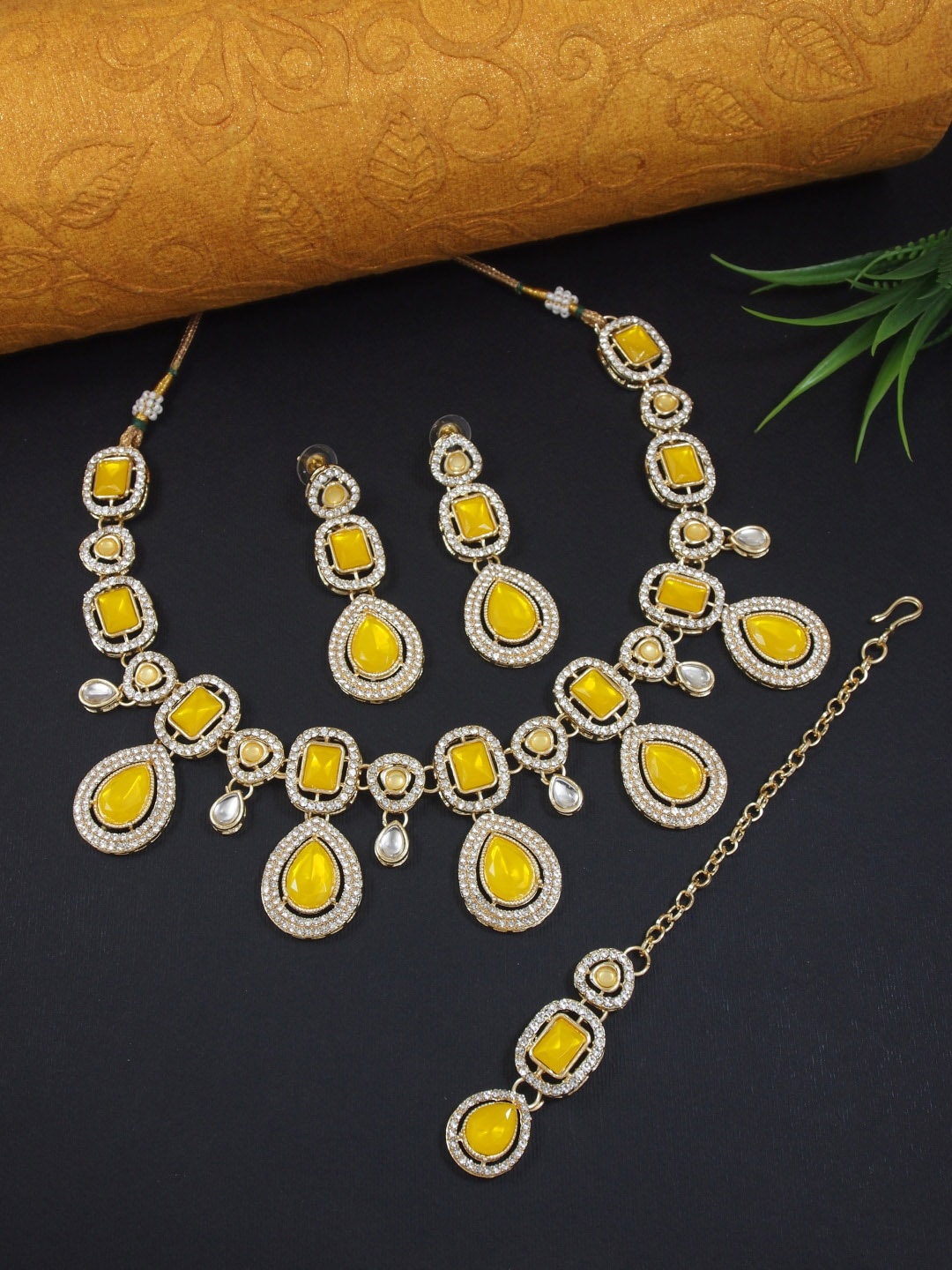 

I Jewels Gold-Plated Stone-Studded Choker Jewellery Set
