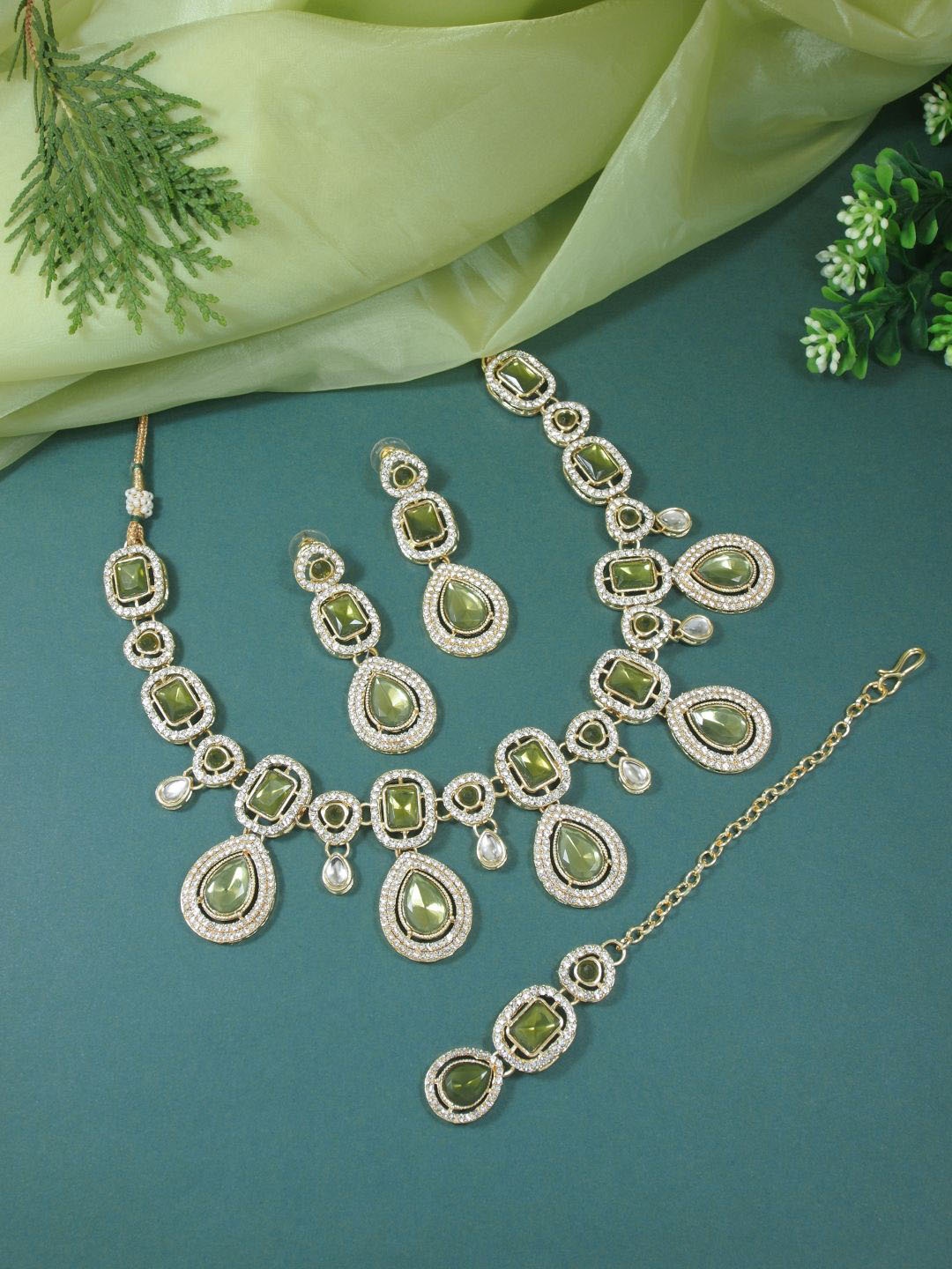 

I Jewels Gold-Plated Stone-Studded Choker Jewellery Set