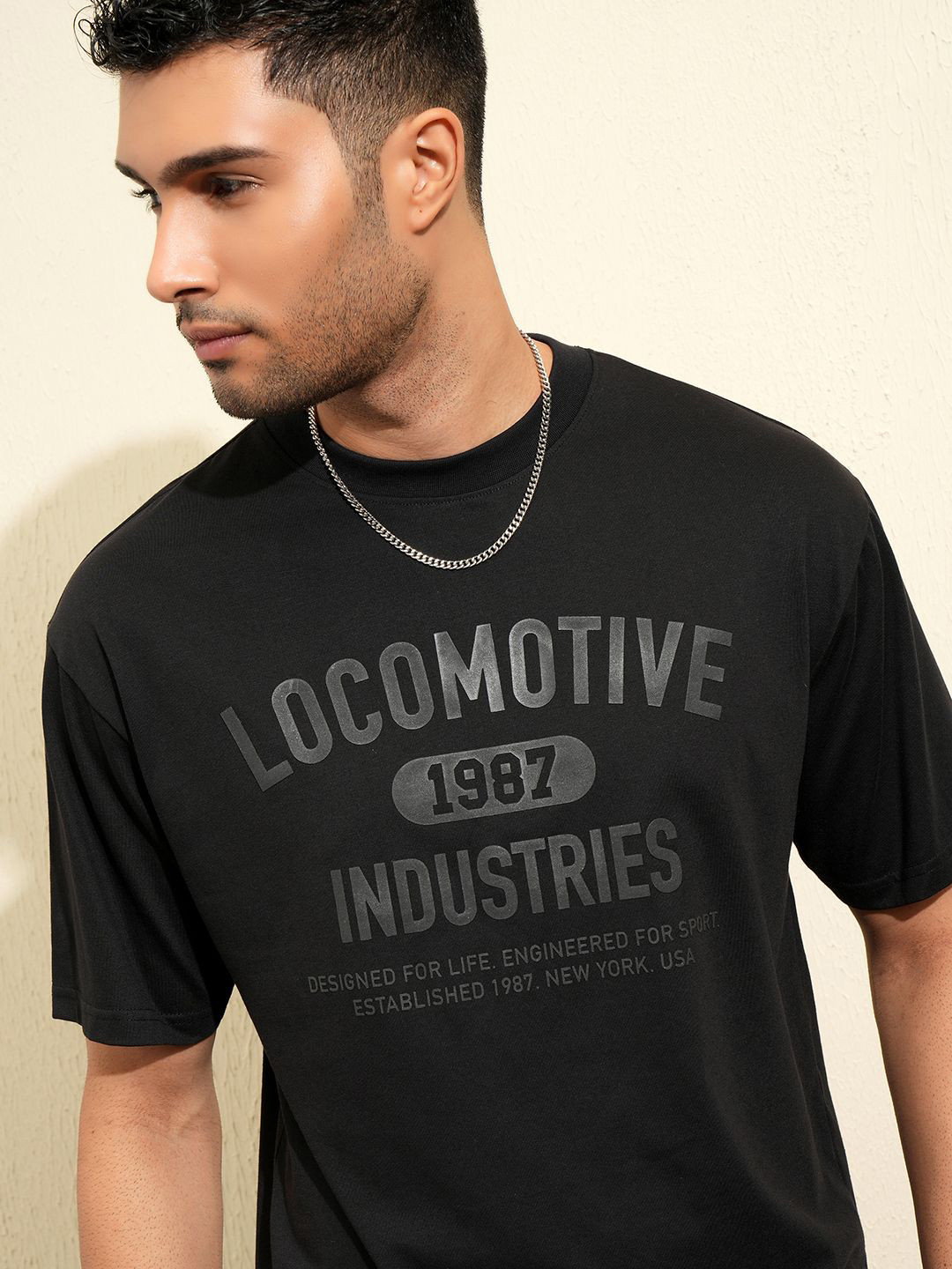 

LOCOMOTIVE Premium Relaxed Fit Drop Shoulder Round Neck Half Sleeve T-Shirt, Black