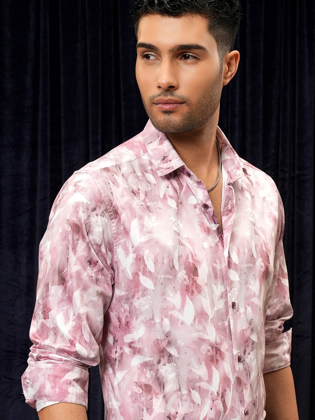 

LOCOMOTIVE Luxe Printed Spread Collar Shirt, Pink