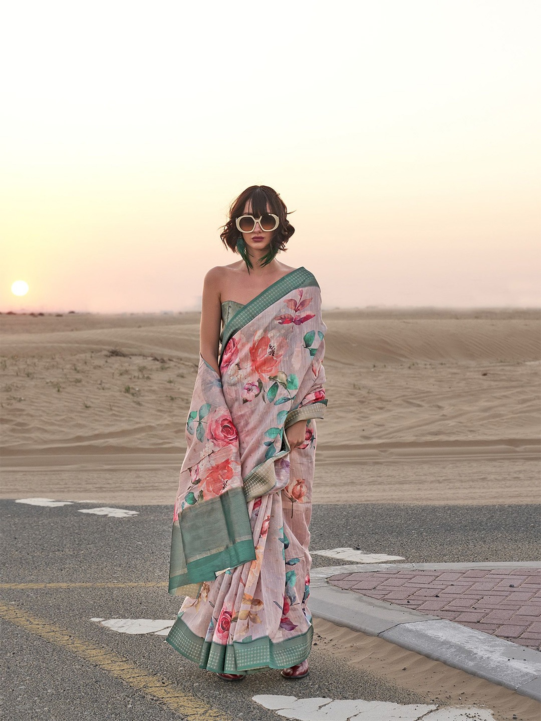 

elora Floral Zari Pure Linen Saree, Pink