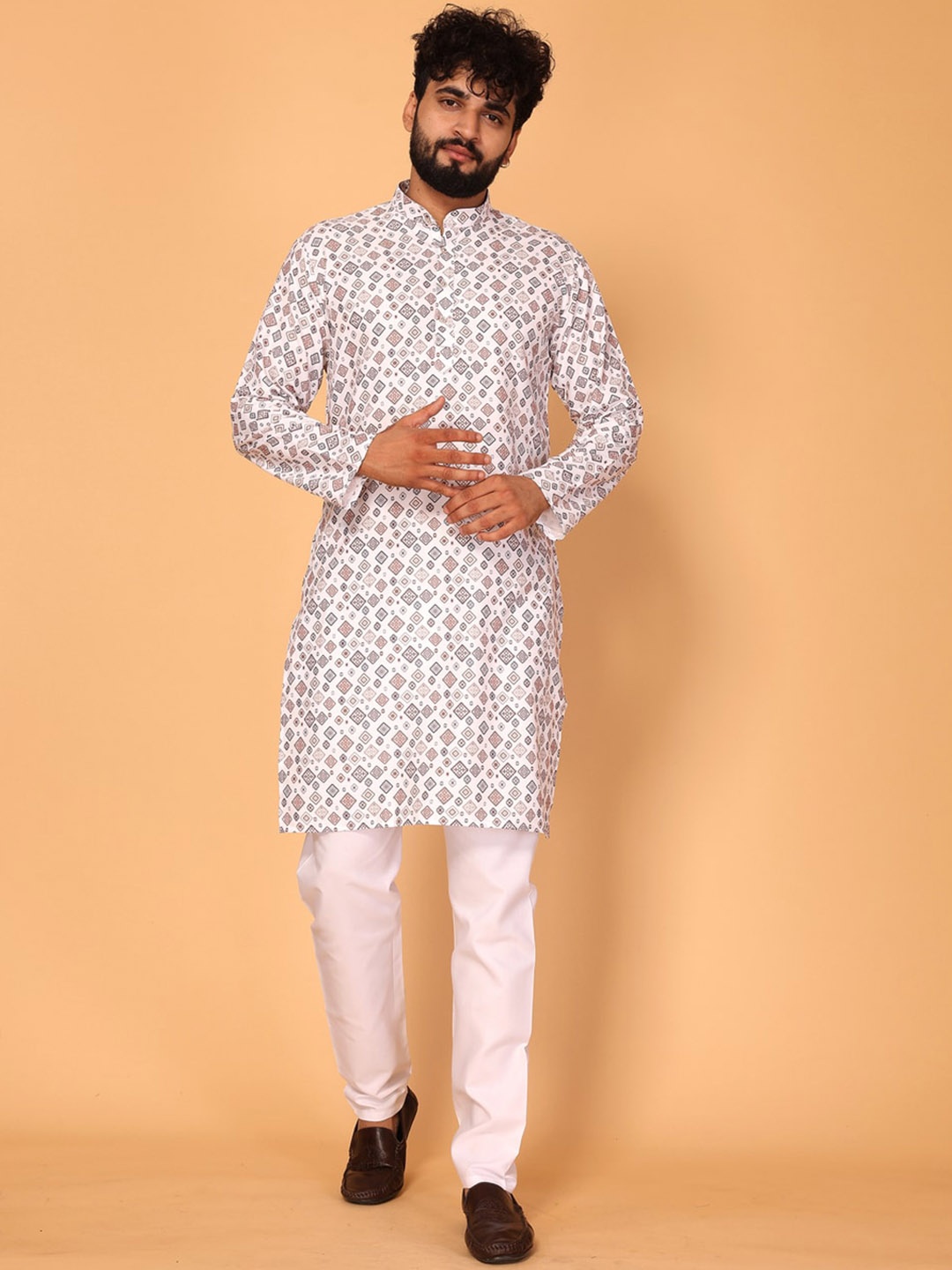 

Fashion FRICKS Men Printed Regular Kurta with Pyjamas, White