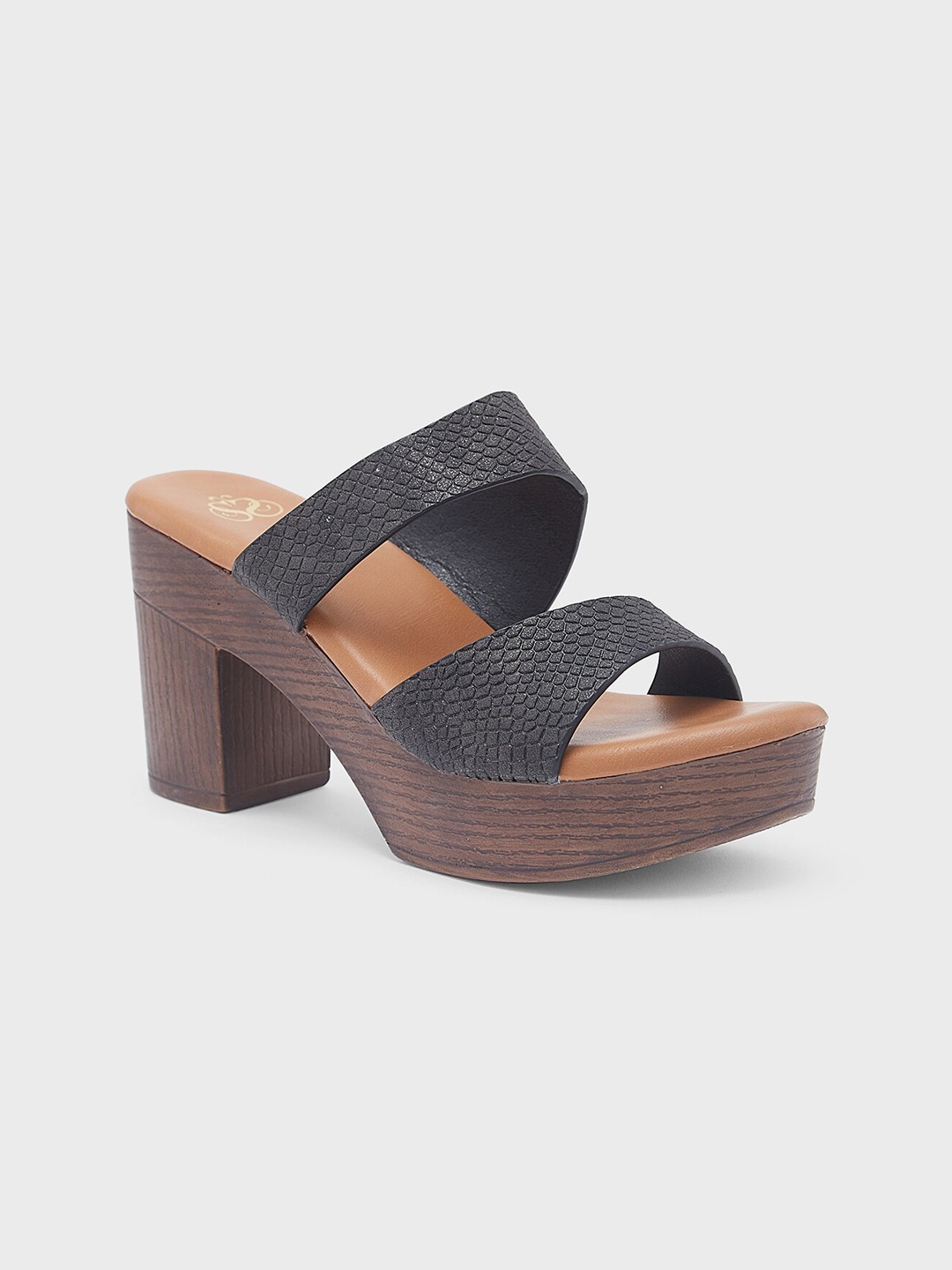 

Sole To Soul Woven Design Platform Sandals, Black