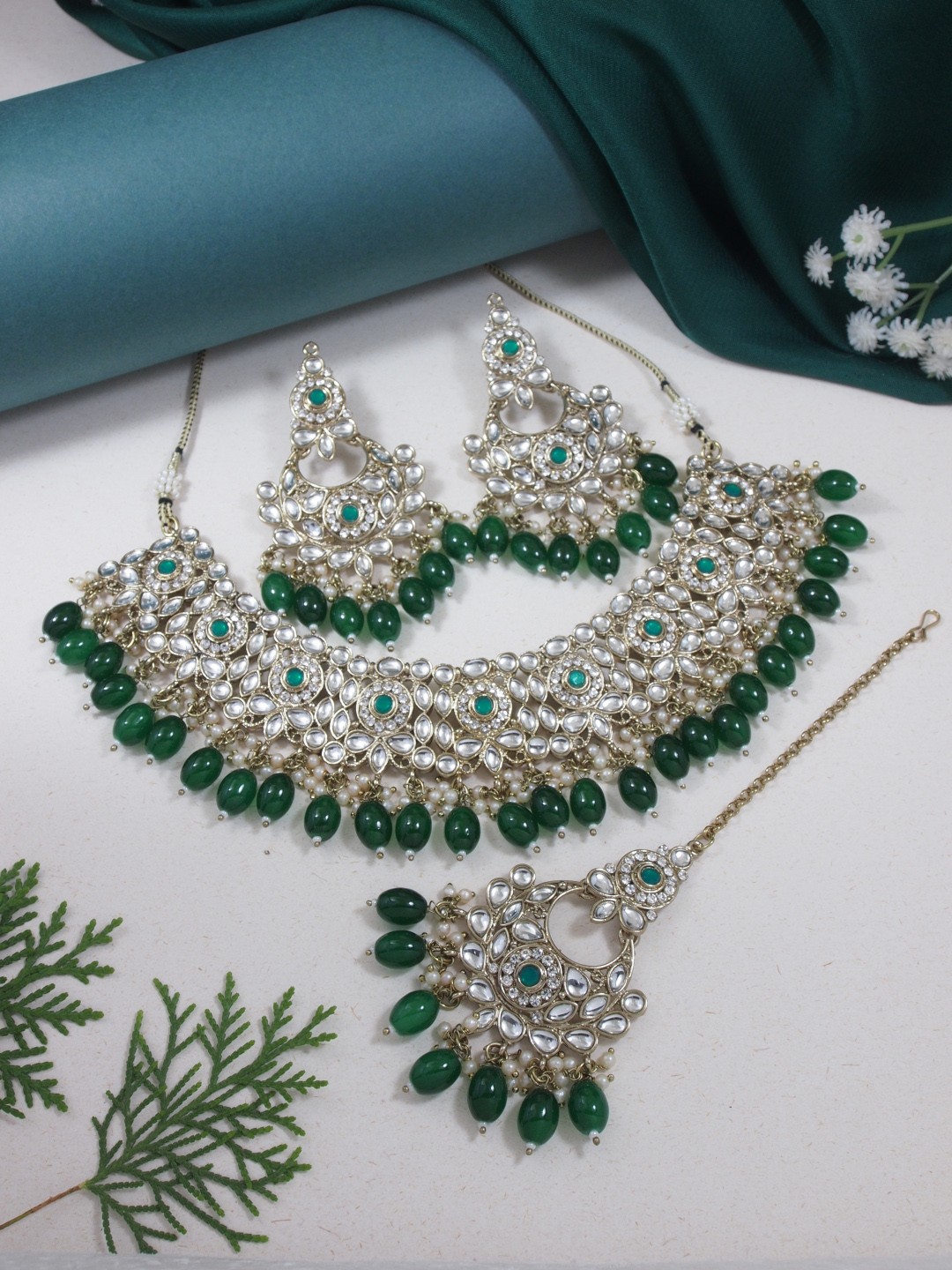 

I Jewels Gold-Plated Kundan Pearl Studded Choker Necklace Set With Maang Tika
