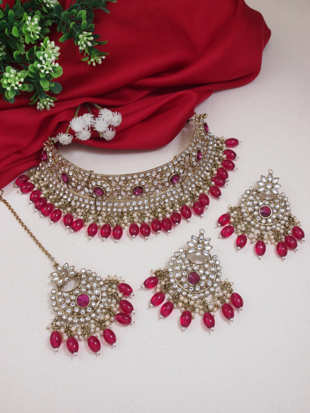 

I Jewels Gold-Plated Kundan Pearl Studded Choker Necklace Set With Maang Tika