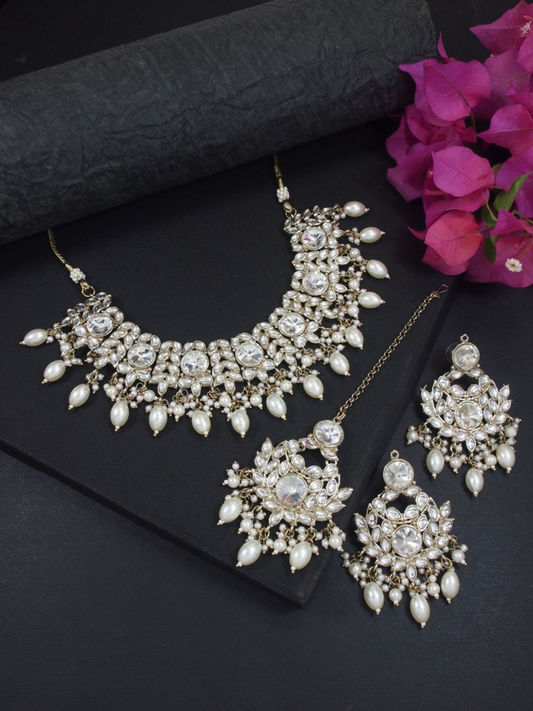 

I Jewels Gold-Plated Kundan Pearl Studded Choker Necklace Set With Maang Tika