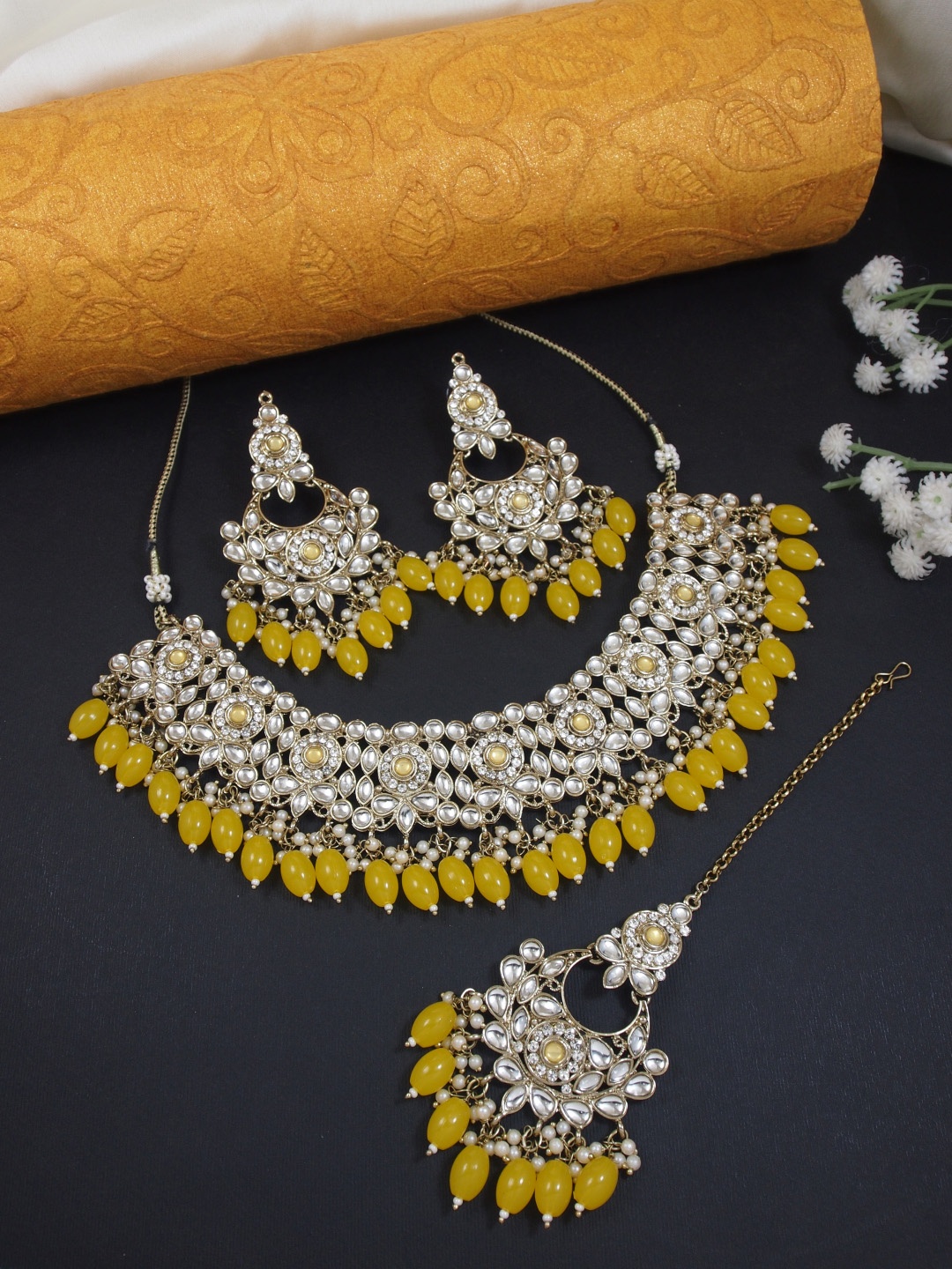 

I Jewels Gold-Plated Kundan Pearl Studded Choker Necklace Set With Maang Tika