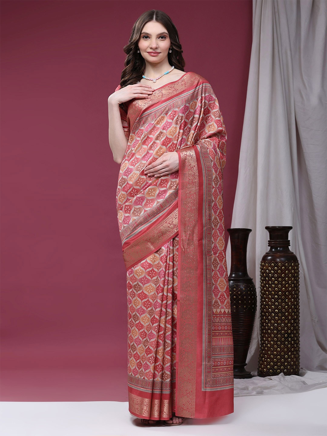 

PRATIBIMB Floral Printed Pure Silk Saree, Red