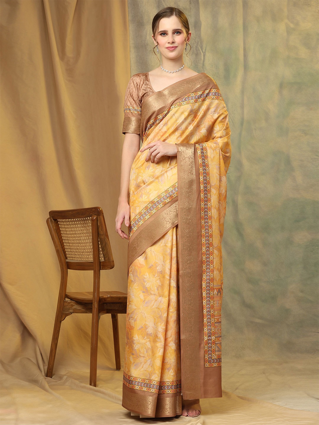 

PRATIBIMB Floral Pure Silk Saree, Yellow
