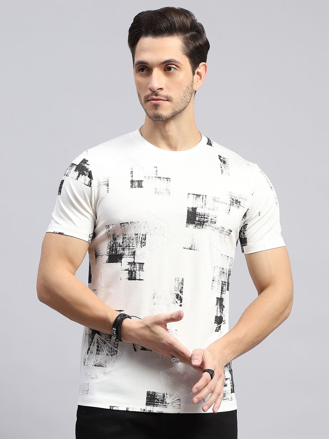 

Monte Carlo Round Neck Short Sleeves Cotton Printed Regular Fit T-shirt, Off white