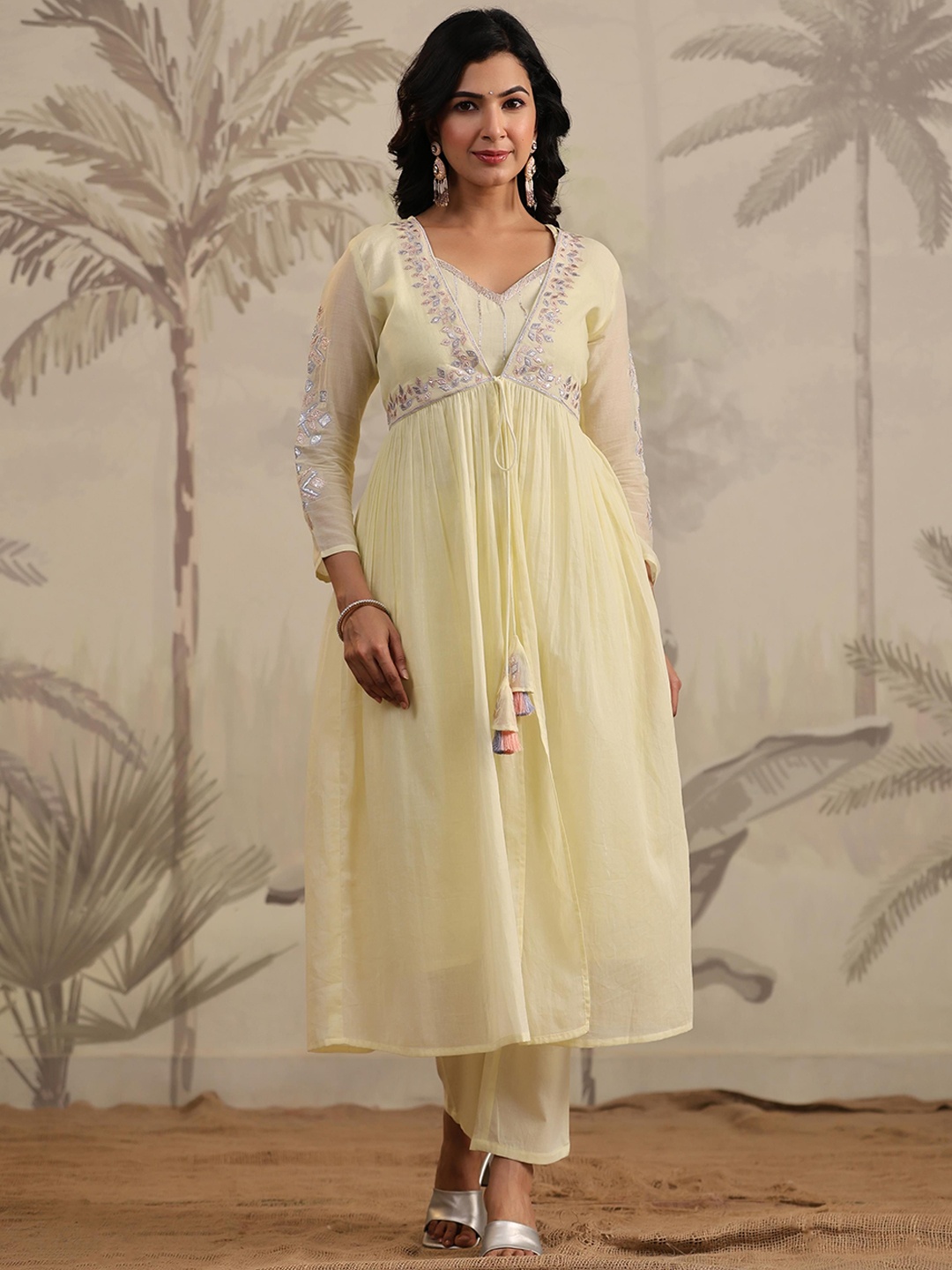 

SCAKHI V Neck Embroidered Empire Gotta Patti Pure Cotton Anarkali Kurta Set, Yellow