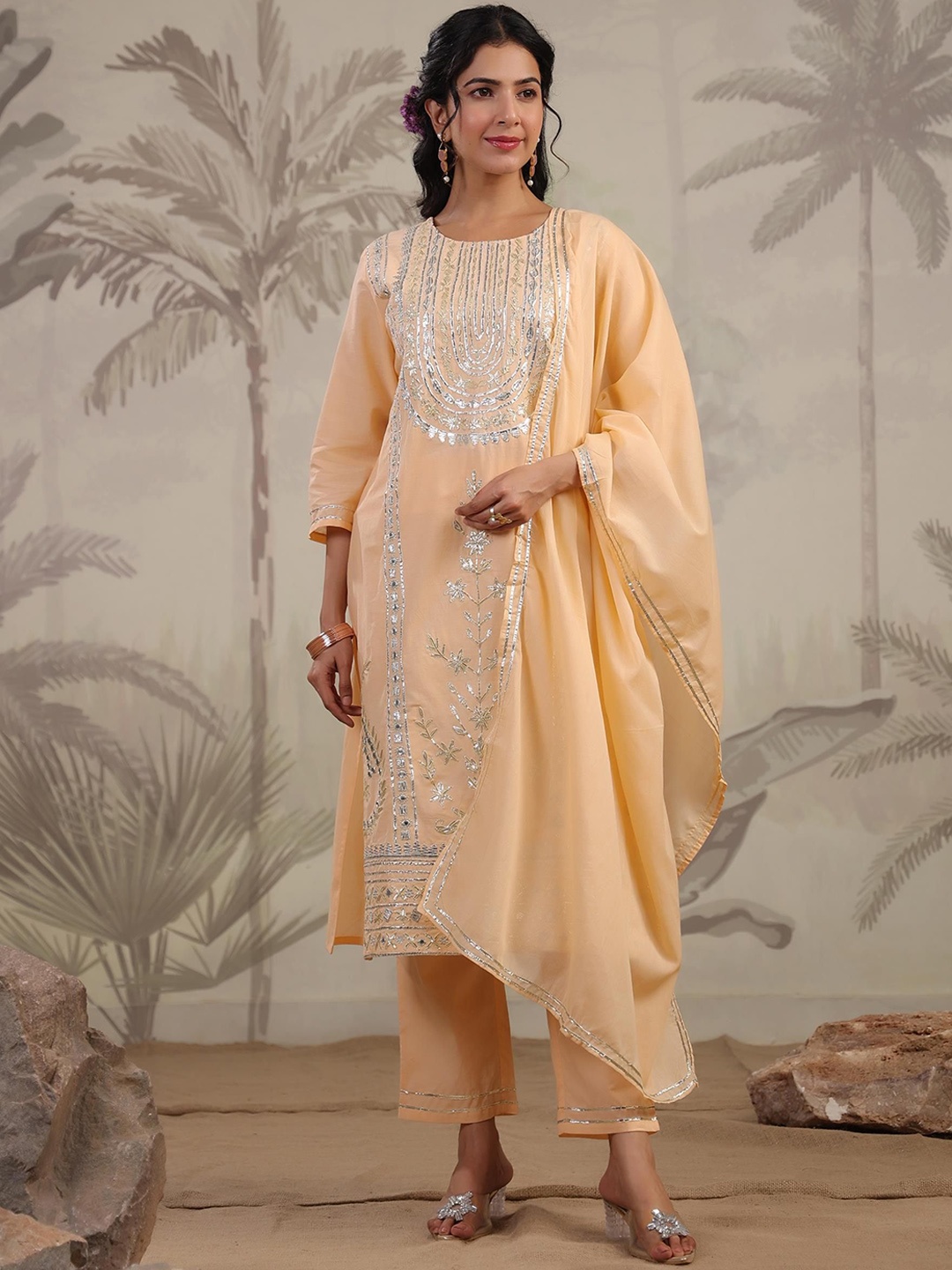 SCAKHI Round Neck Floral Embroidered Regular Gotta Patti Pure Cotton Kurta Set, Peach