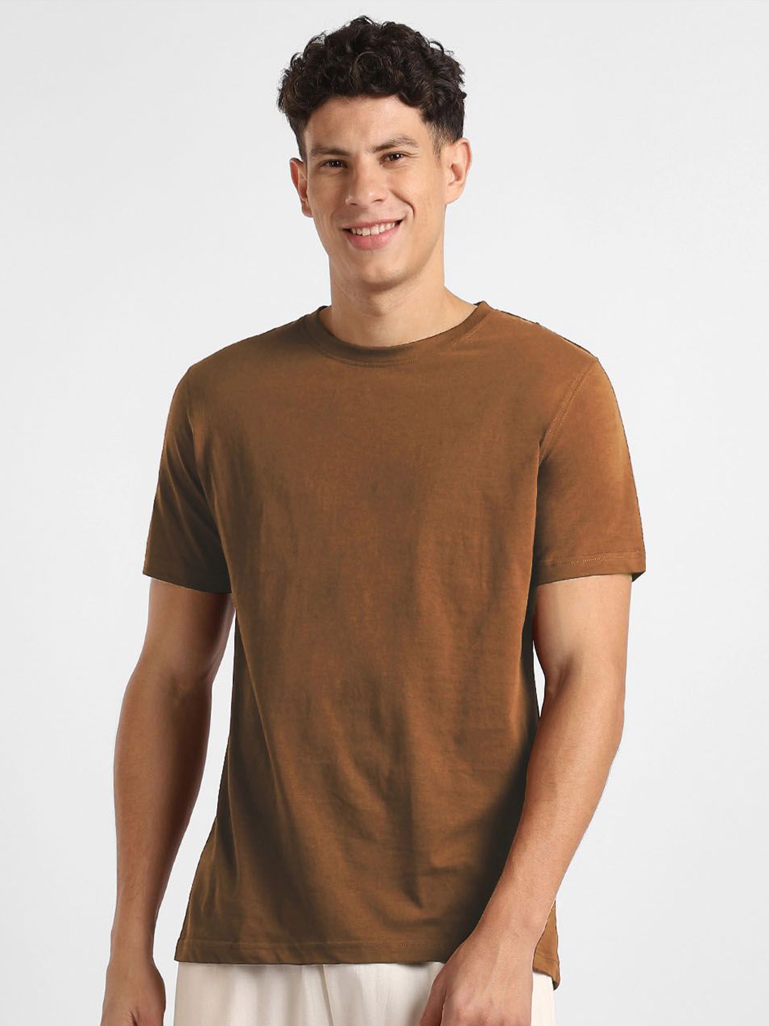 

NOBERO Round Neck Short Sleeves Pure Cotton Regular T-shirt, Brown