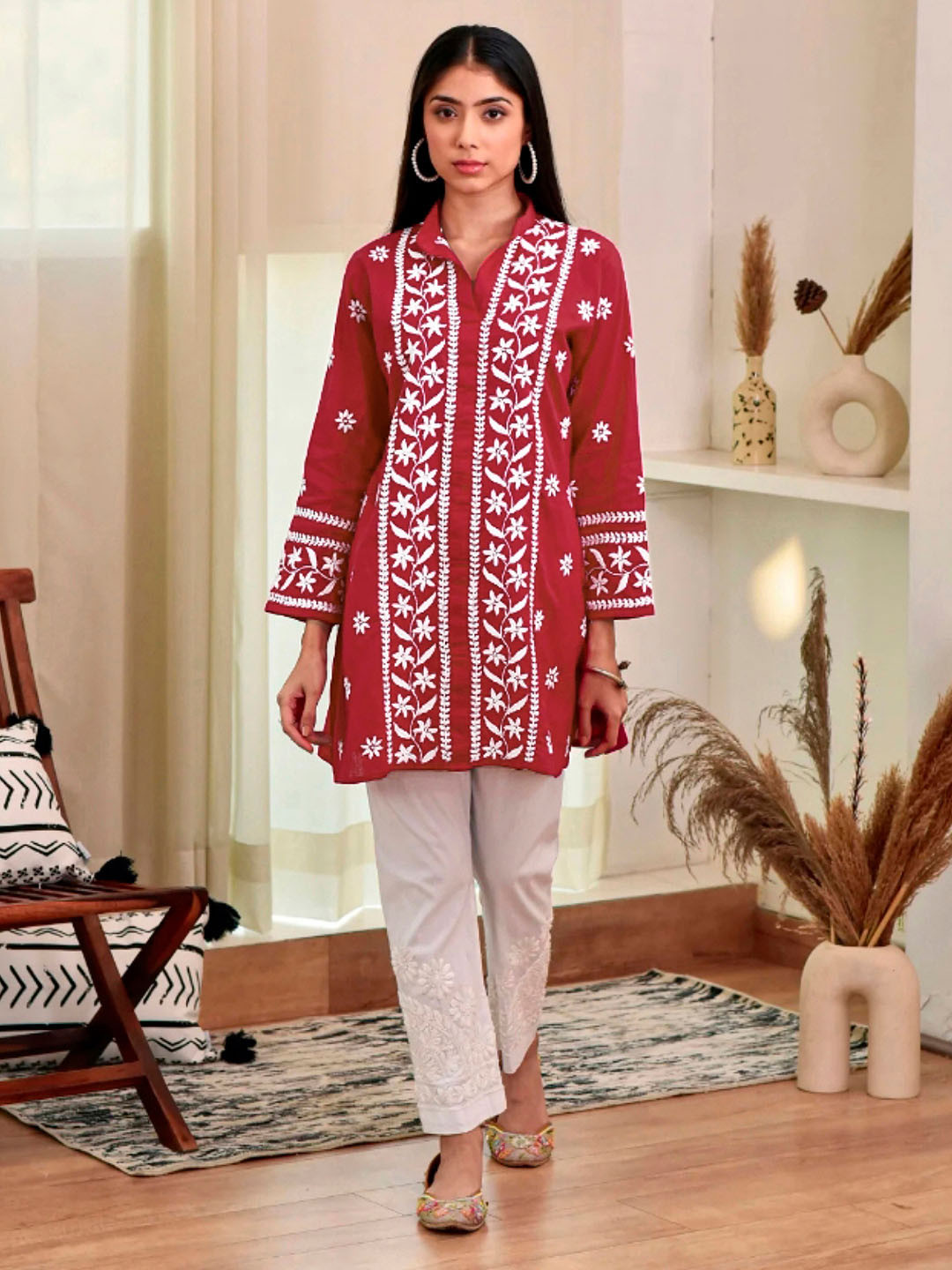 

KALINI Ethnic Motifs Embroidered Thread Work Straight Kurta, Red