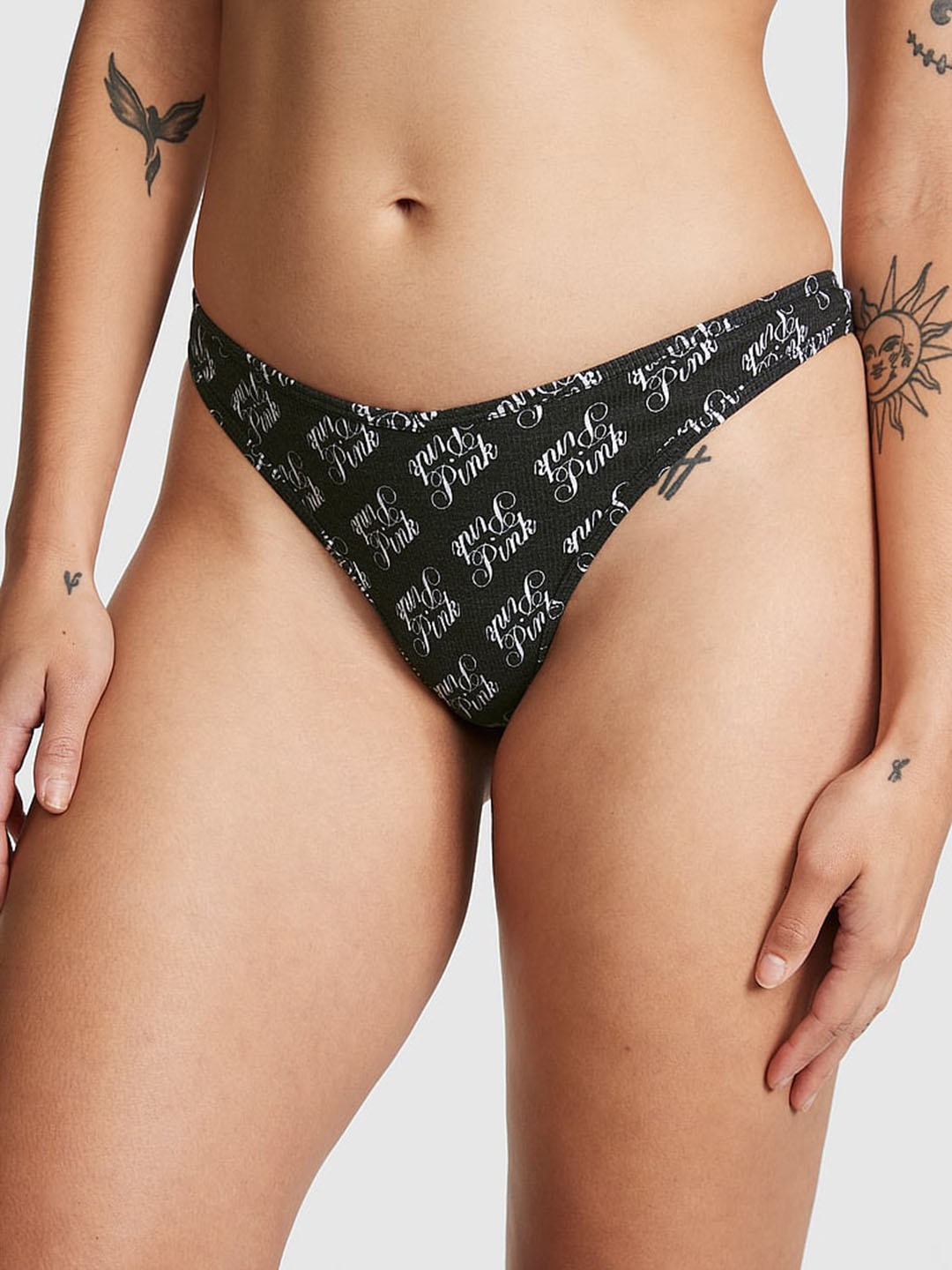 

Victoria's Secret Printed Low-Rise Thong 1115303767JK, Black