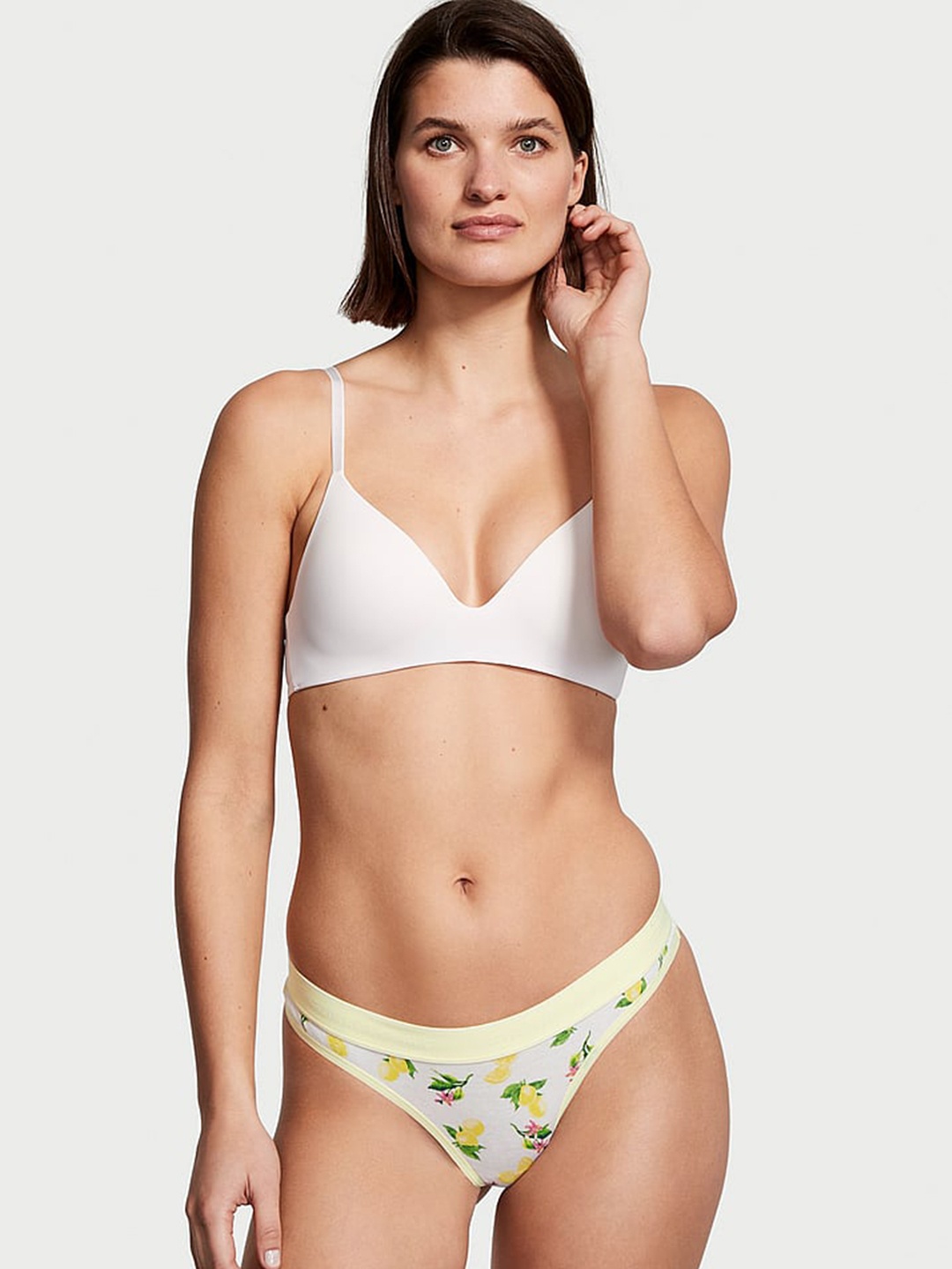 

Victoria's Secret Printed Low-Rise Thong 111929665W66, Yellow