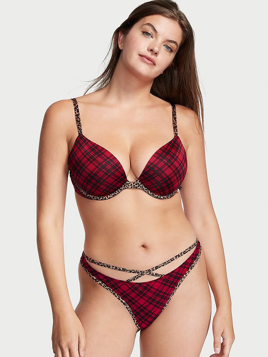 

Victoria's Secret Printed Low-Rise Thong Briefs 112118105PUC, Red