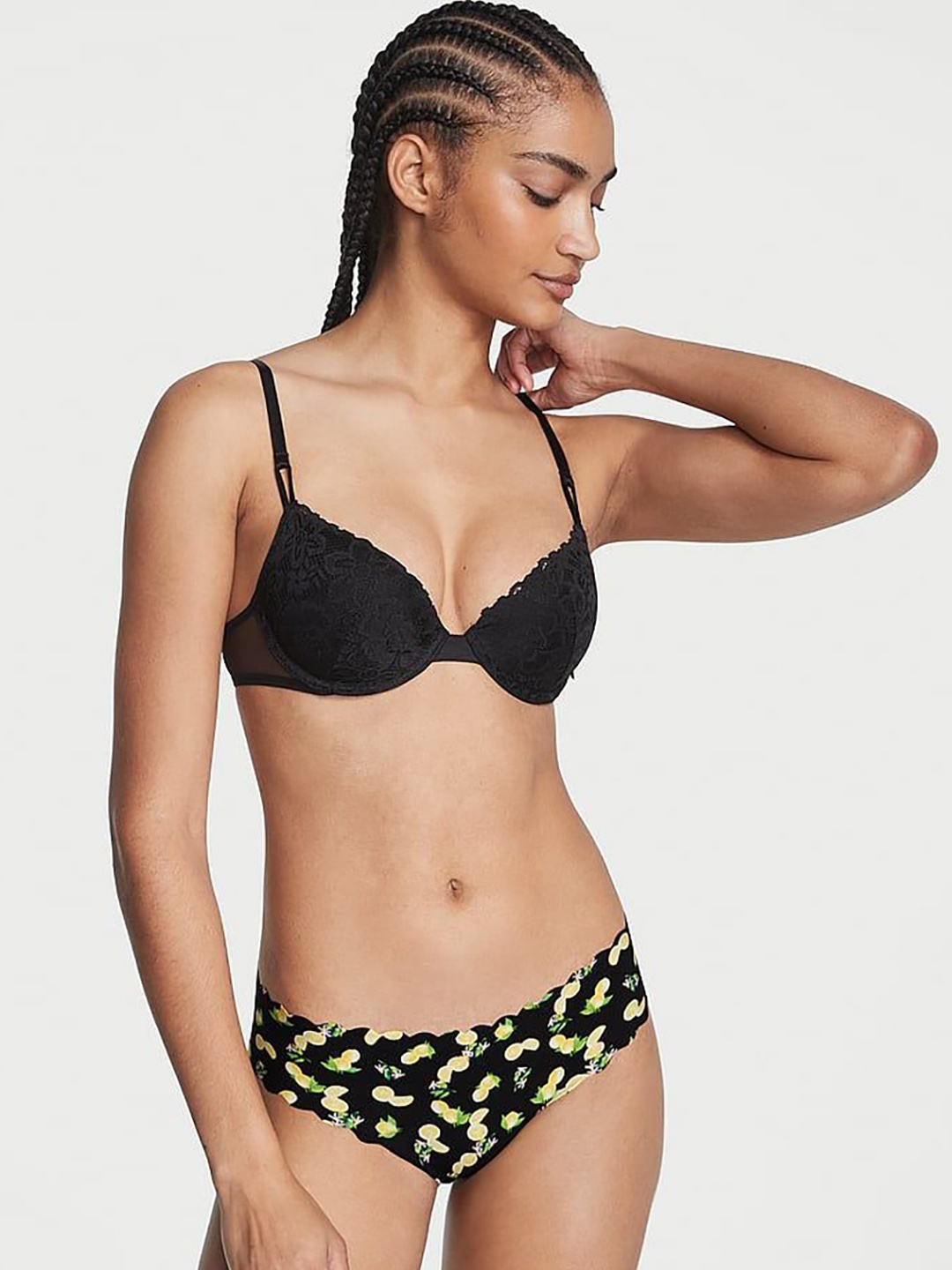 

Victoria's Secret Printed Thongs Briefs 112142475SHO, Black