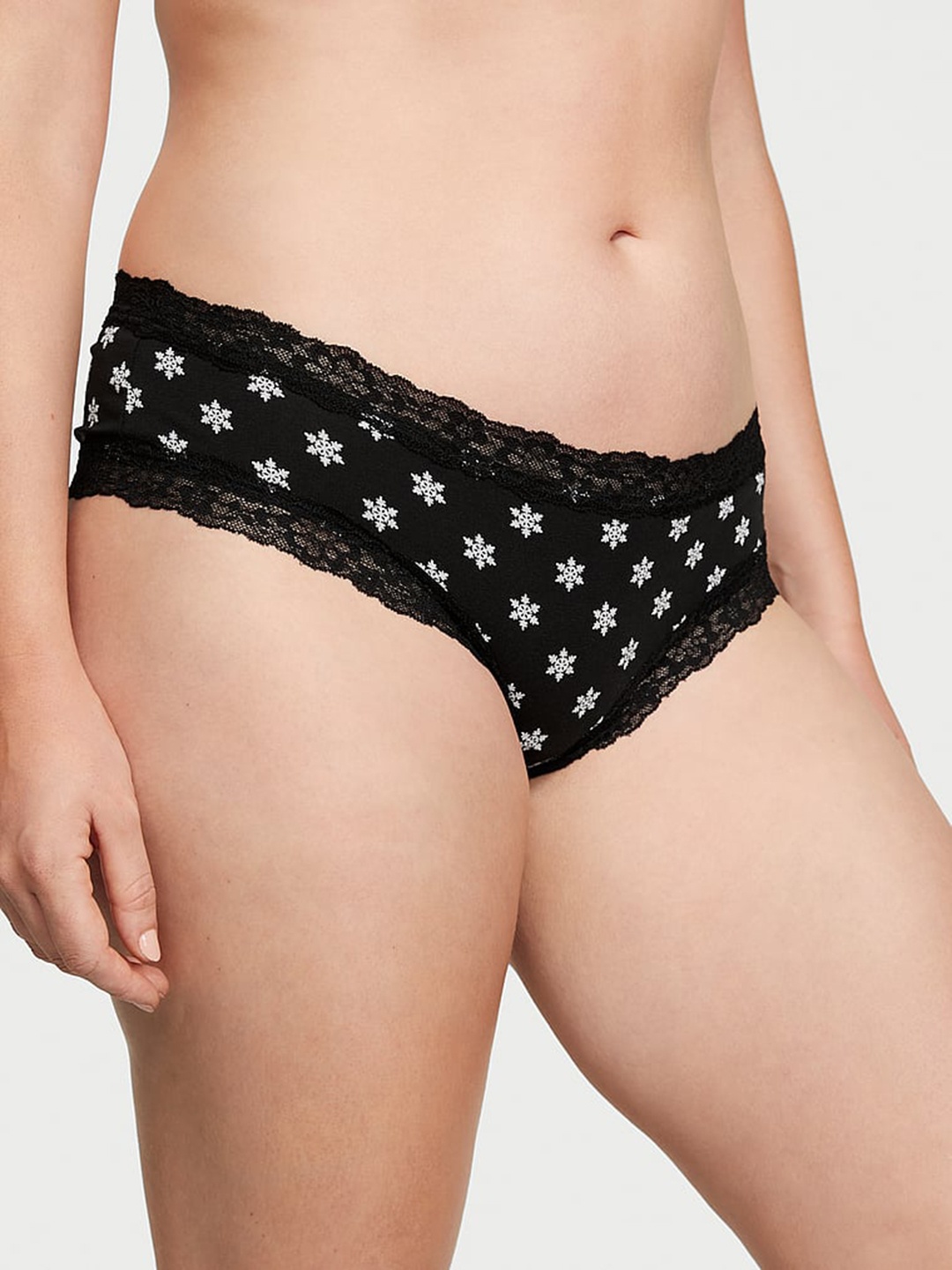 

Victoria's Secret Low-Rise Basic Briefs 1121920963NO, Black