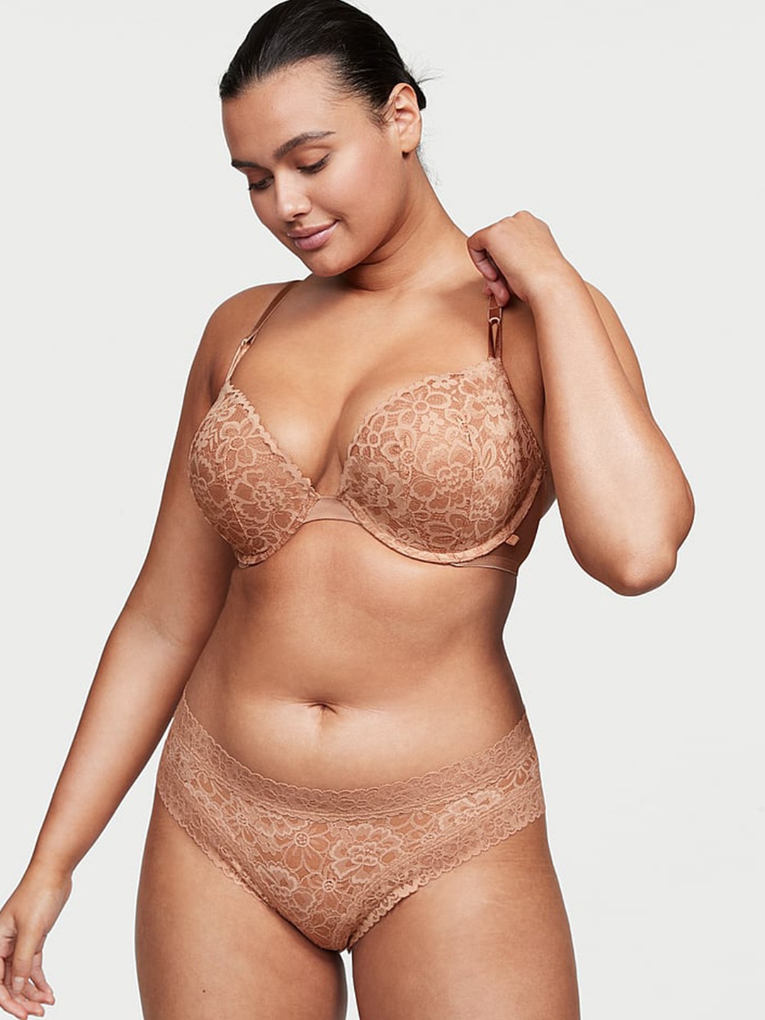 

Victoria's Secret Low-Rise Basic Briefs 1114610265H8, Beige