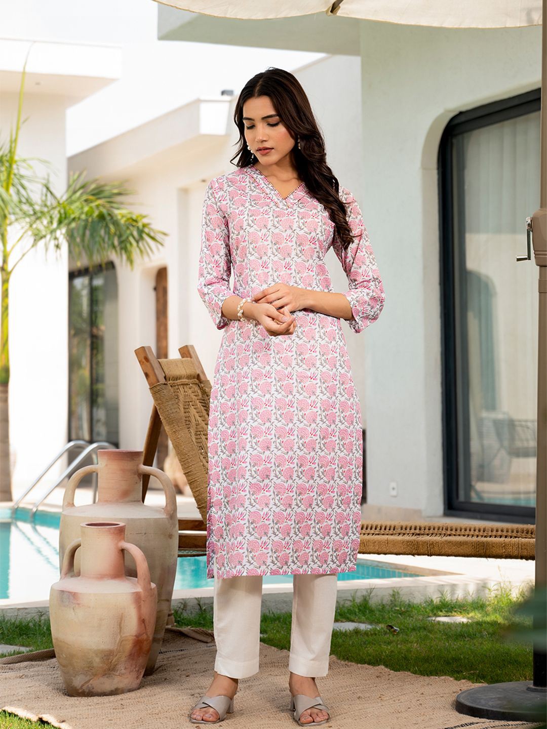 

ARAVALII Printed Kurta With Trouser Set, Pink