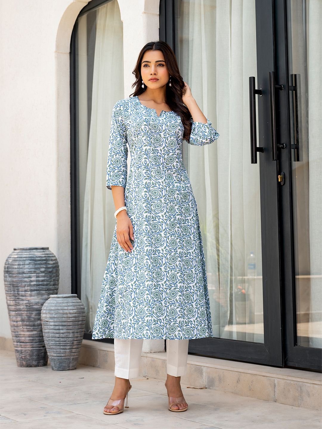 

ARAVALII Women Floral Printed A-Line Kurta, Blue